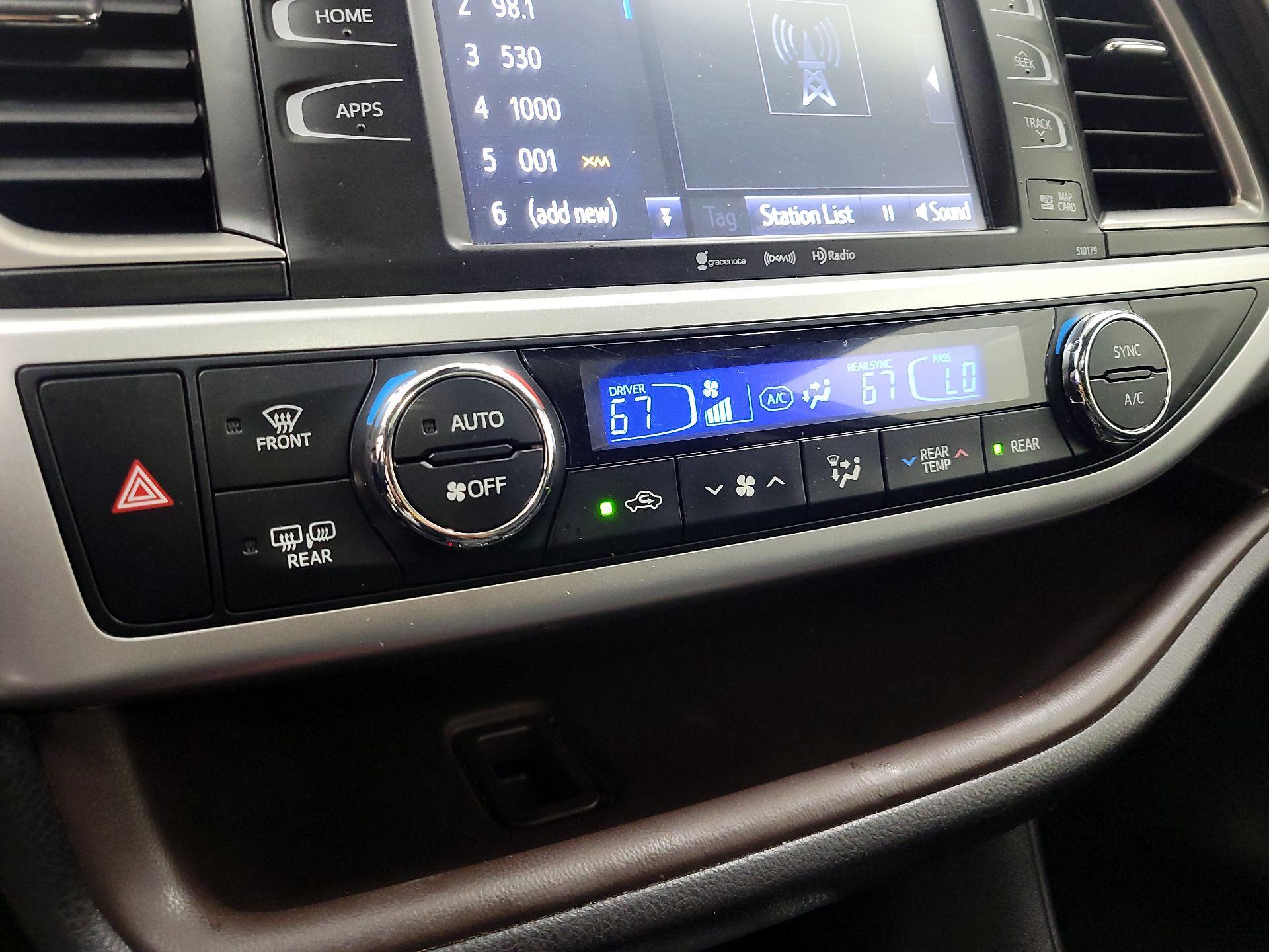 Thumbnail: 2018 Toyota Highlander - 16