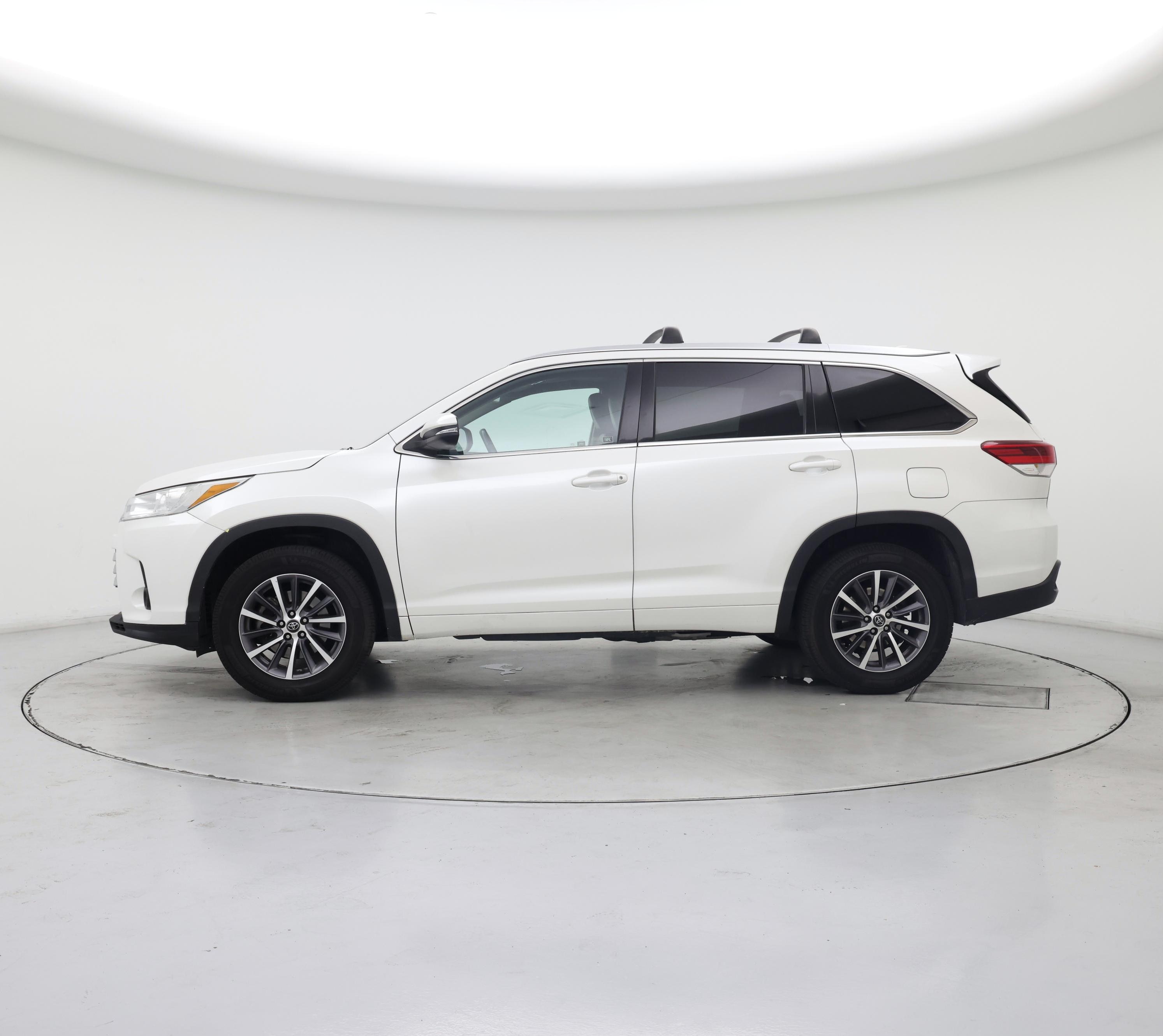 Thumbnail: 2018 Toyota Highlander - 3