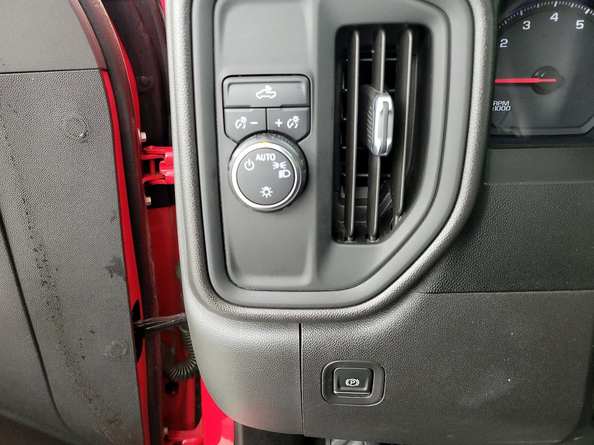 Thumbnail: 2021 Chevrolet Silverado 1500 - 13