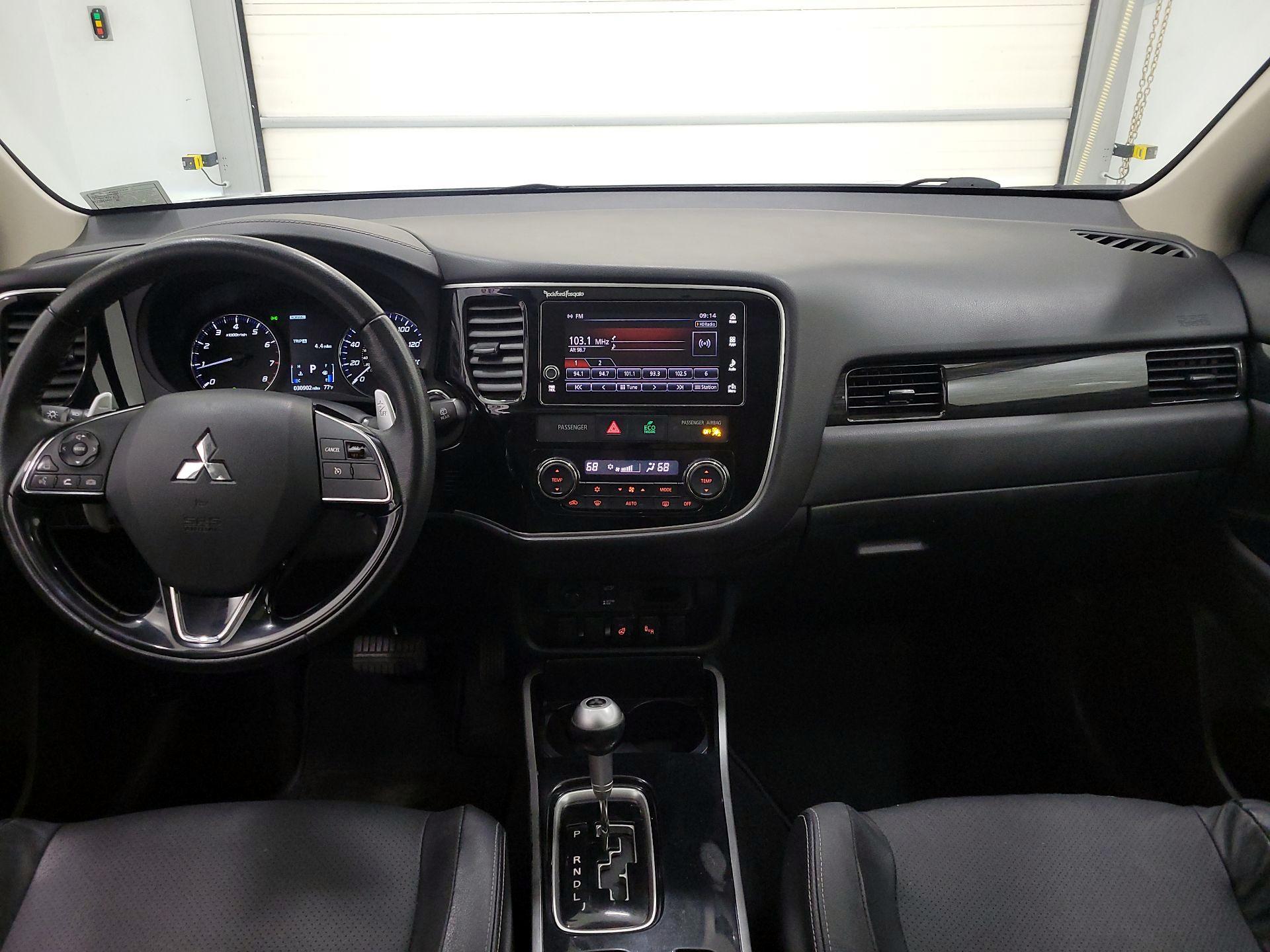 Thumbnail: 2018 Mitsubishi Outlander - 9