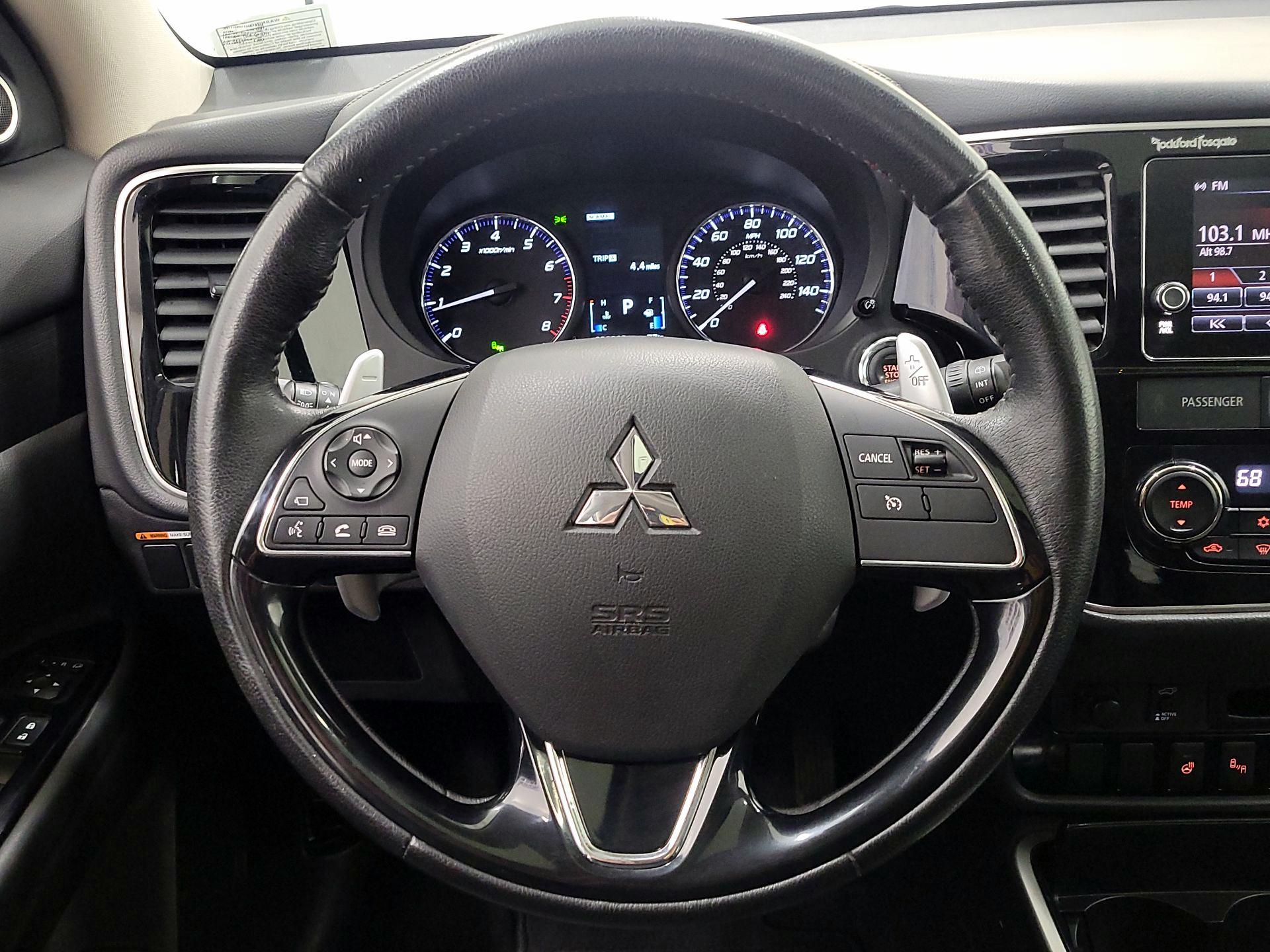 Thumbnail: 2018 Mitsubishi Outlander - 10