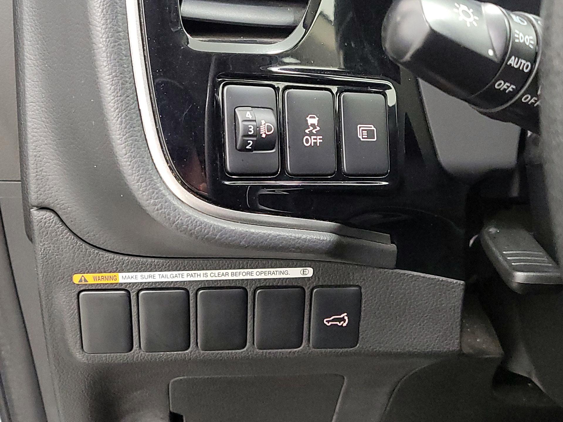 Thumbnail: 2018 Mitsubishi Outlander - 13