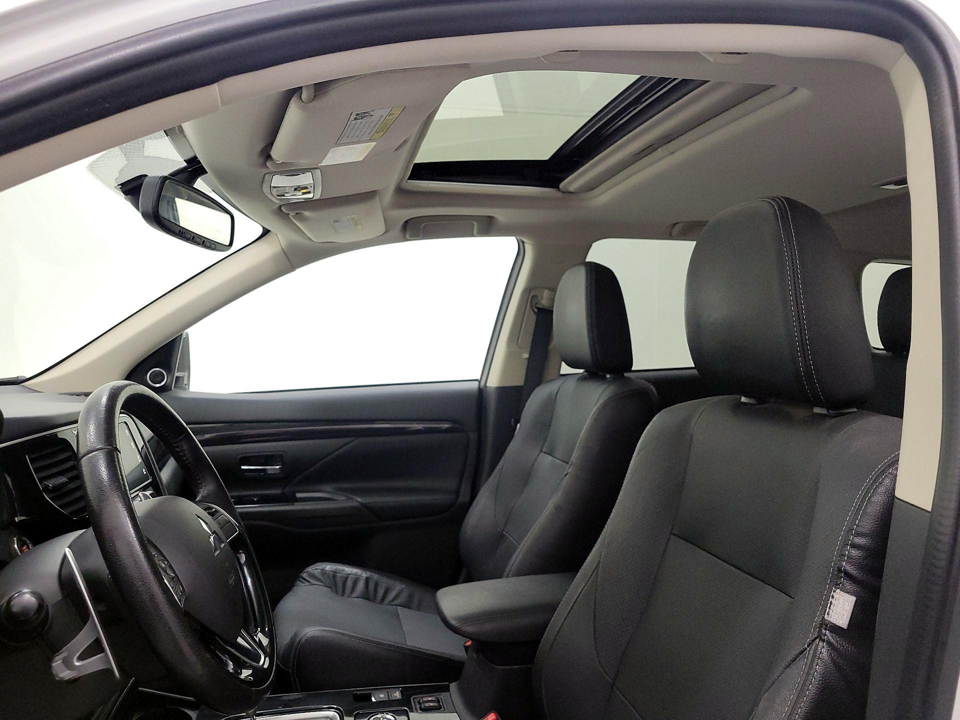 Thumbnail: 2018 Mitsubishi Outlander - 18