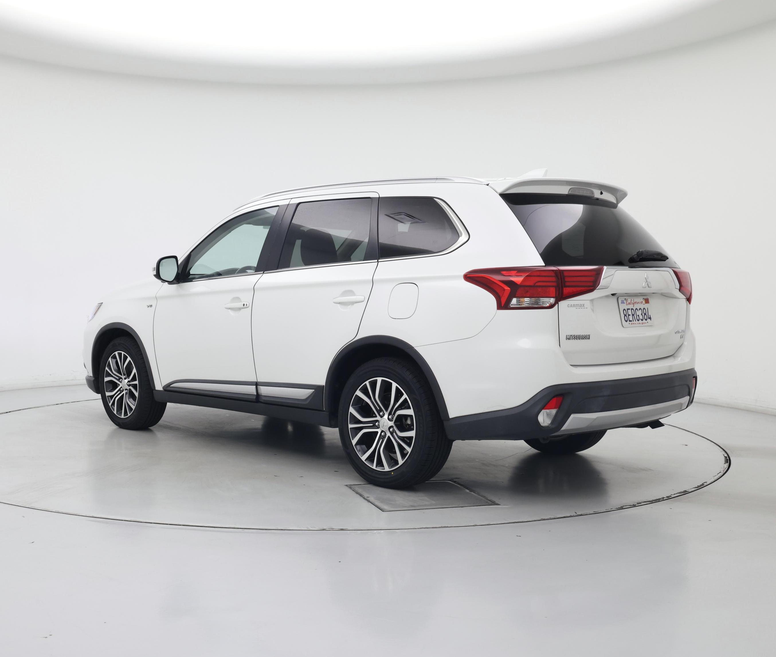 Thumbnail: 2018 Mitsubishi Outlander - 2