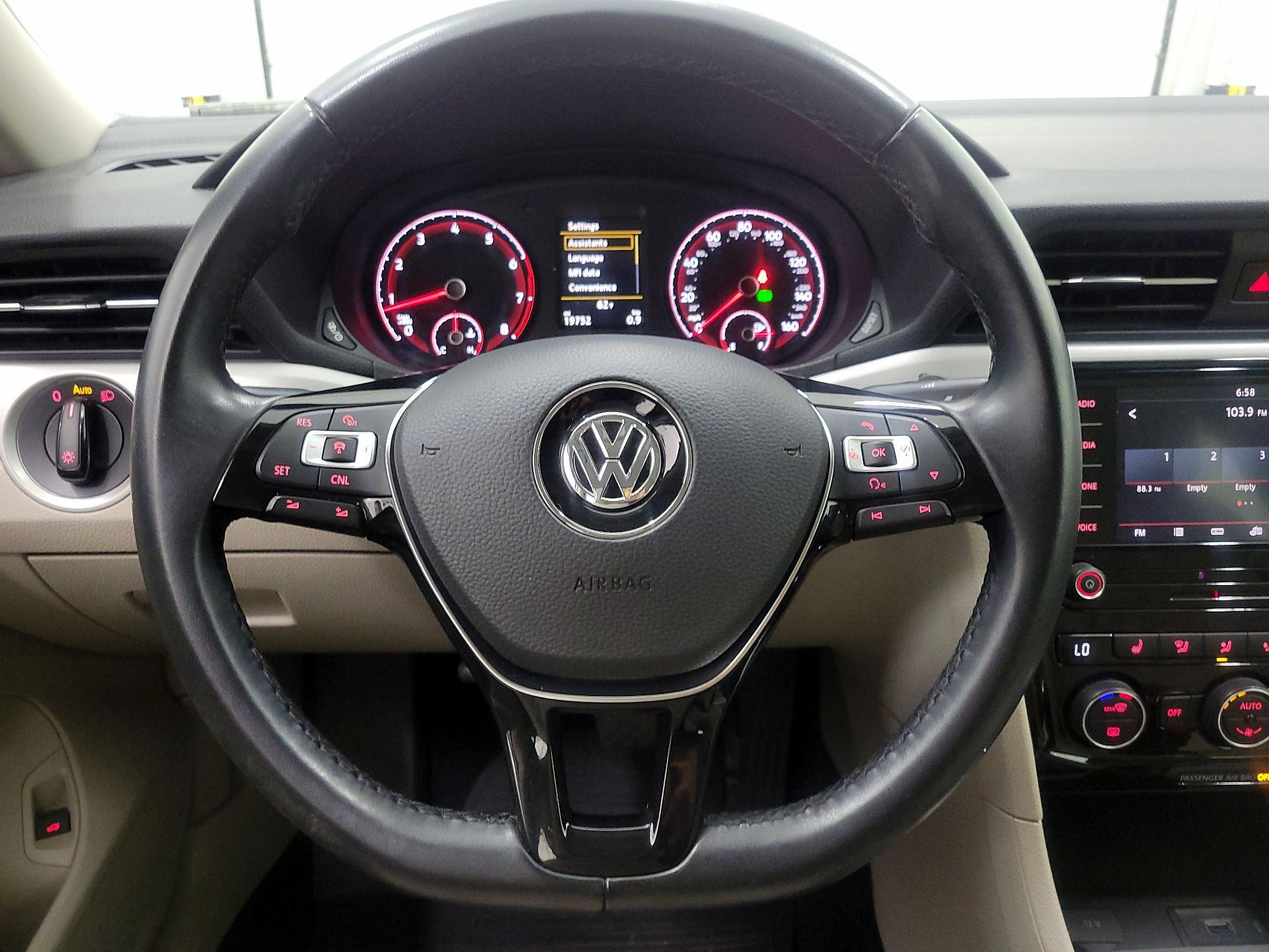 Thumbnail: 2020 Volkswagen Passat - 10