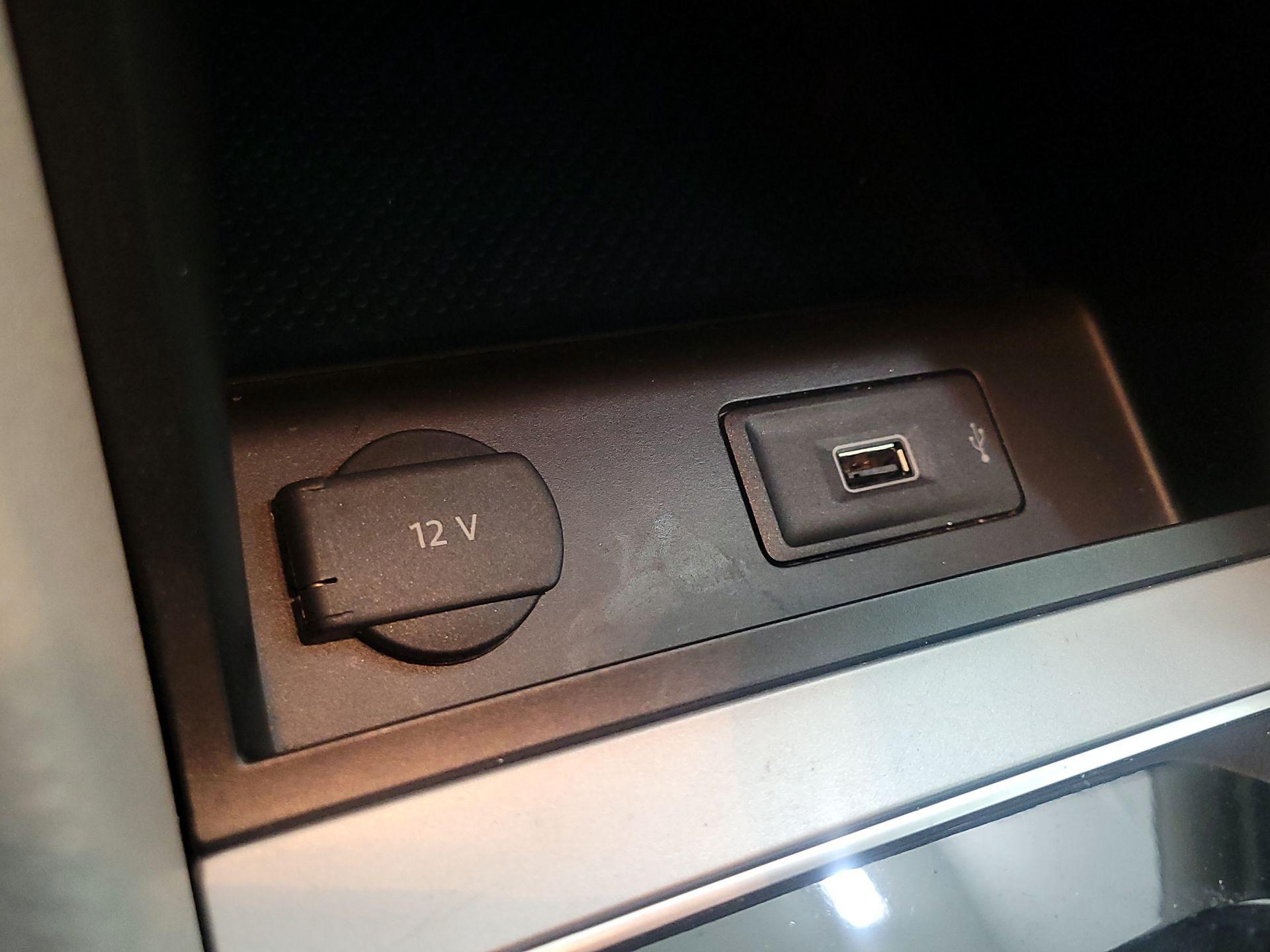 Thumbnail: 2020 Volkswagen Passat - 18