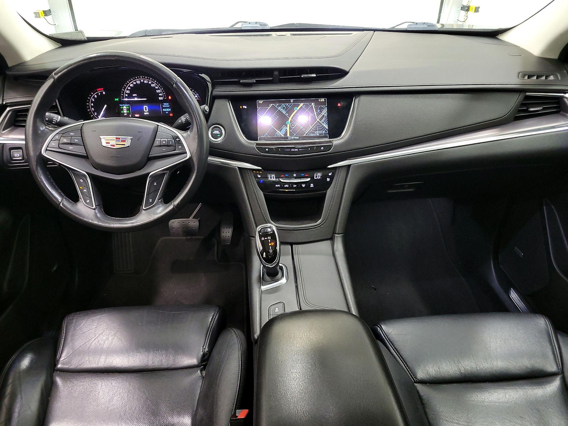 Thumbnail: 2017 Cadillac XT5 - 9