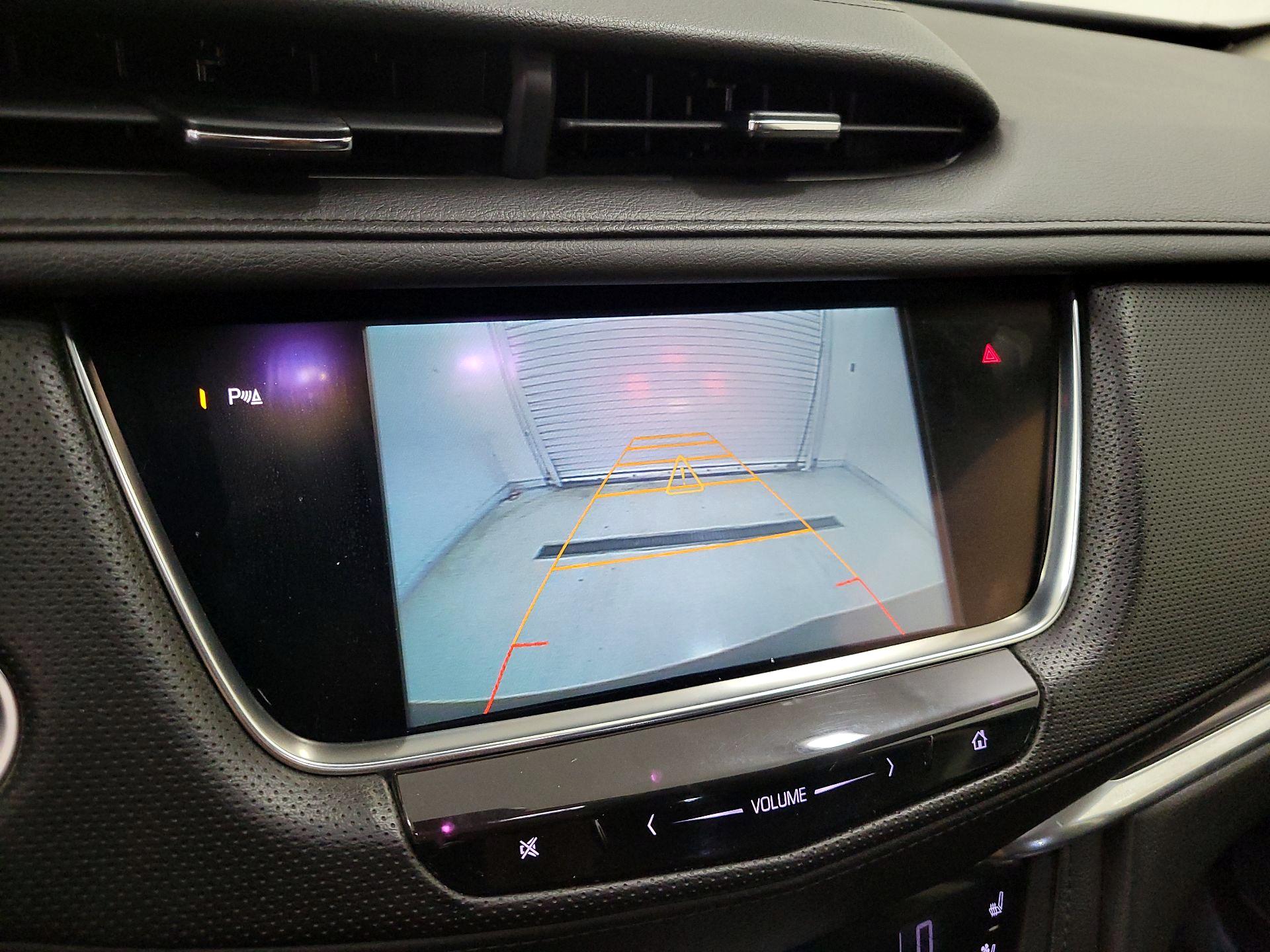 Thumbnail: 2017 Cadillac XT5 - 15