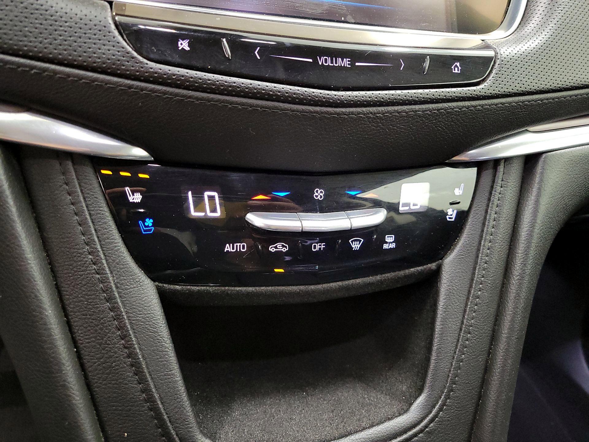 Thumbnail: 2017 Cadillac XT5 - 17