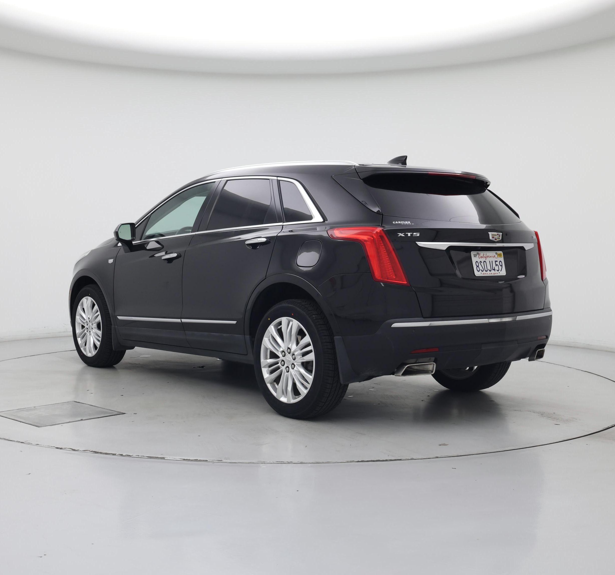 Thumbnail: 2017 Cadillac XT5 - 2