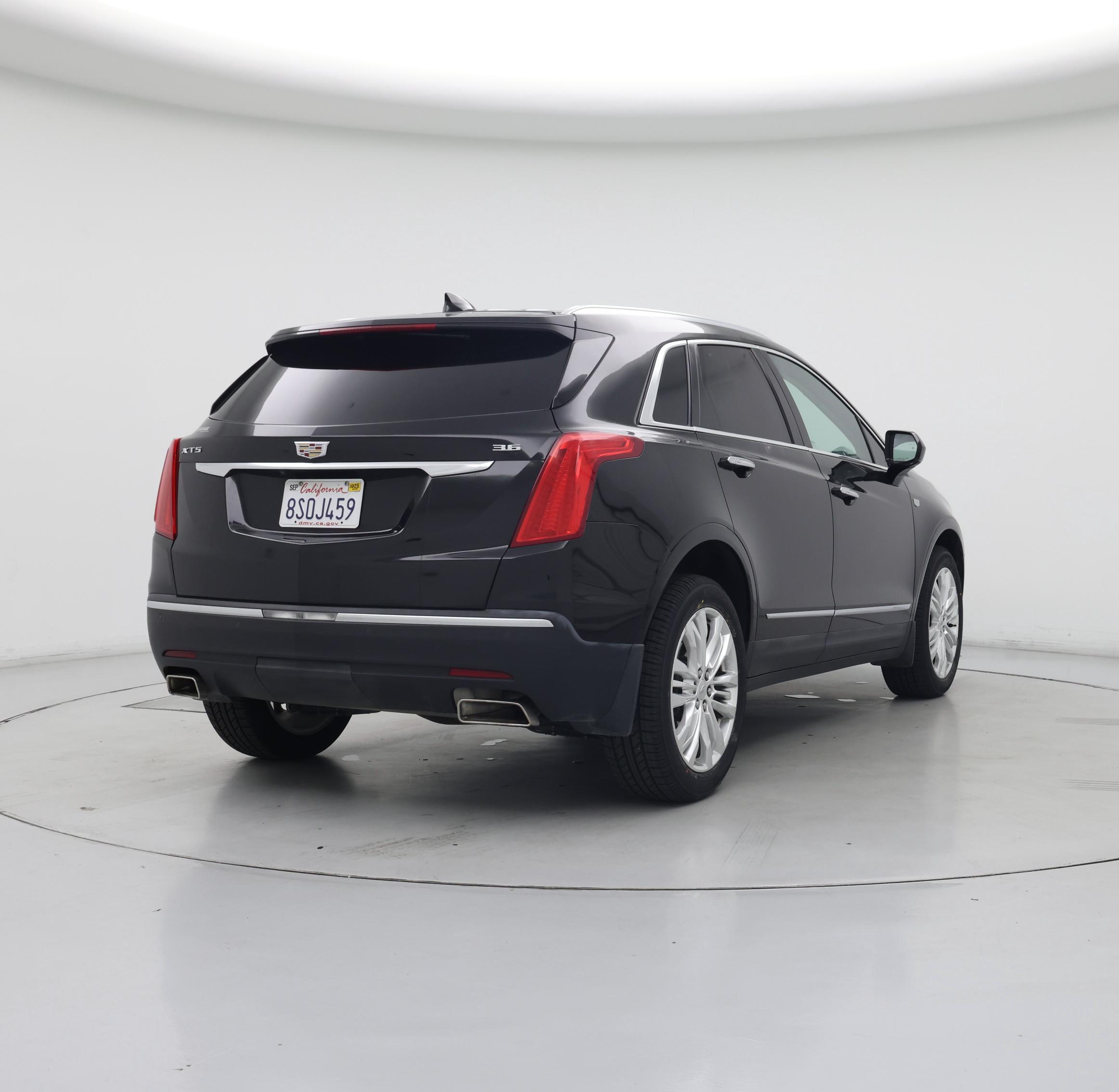 Thumbnail: 2017 Cadillac XT5 - 8