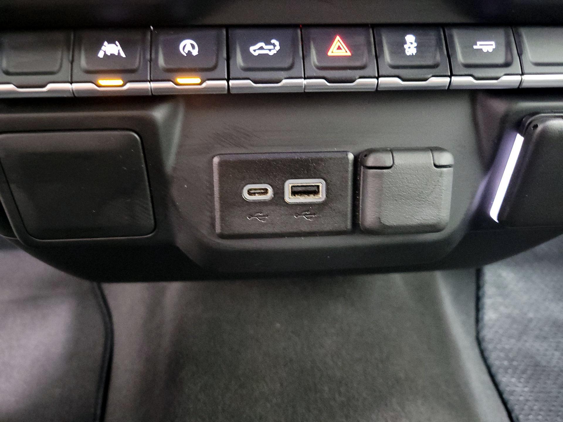 Thumbnail: 2022 Chevrolet Silverado 1500 - 18