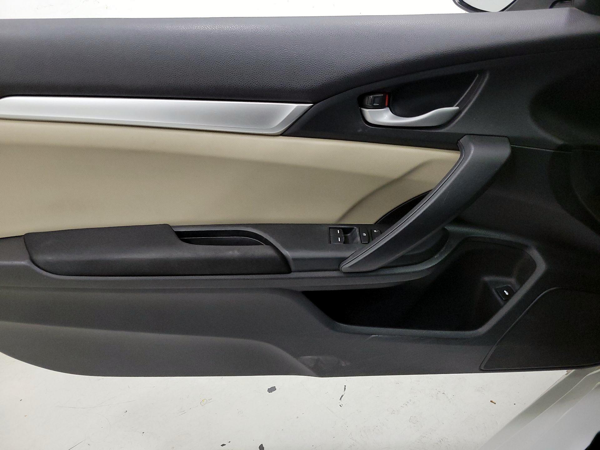 Thumbnail: 2017 Honda Civic - 12