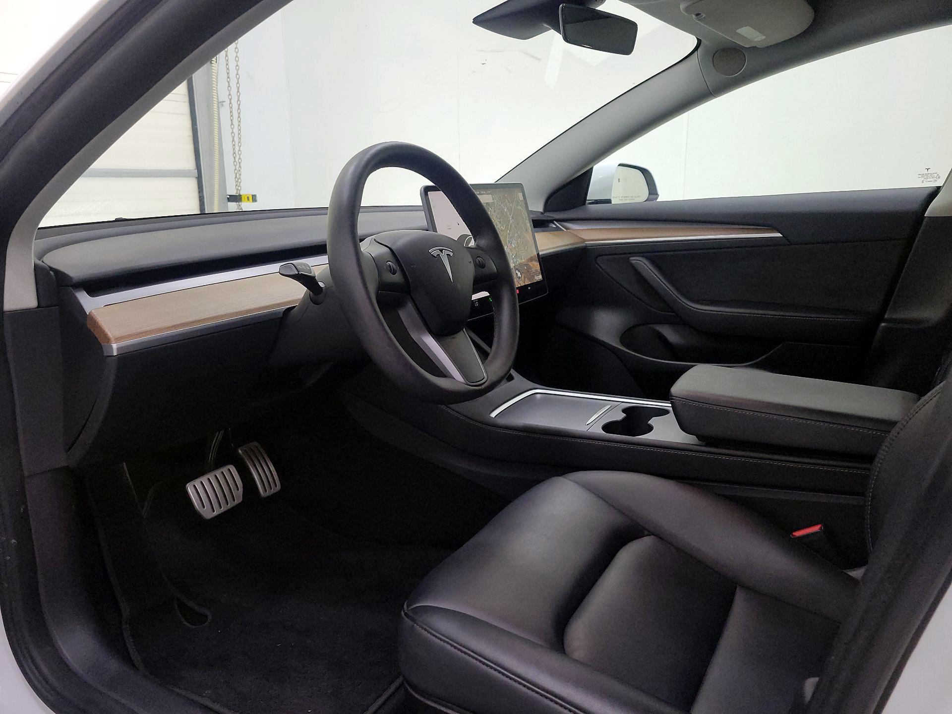 Thumbnail: 2023 Tesla Model 3 - 11