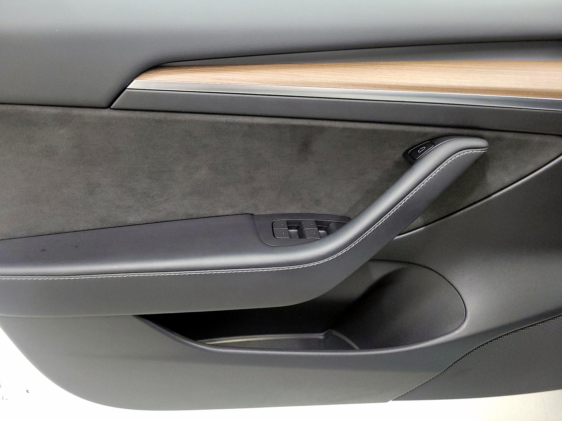 Thumbnail: 2023 Tesla Model 3 - 12