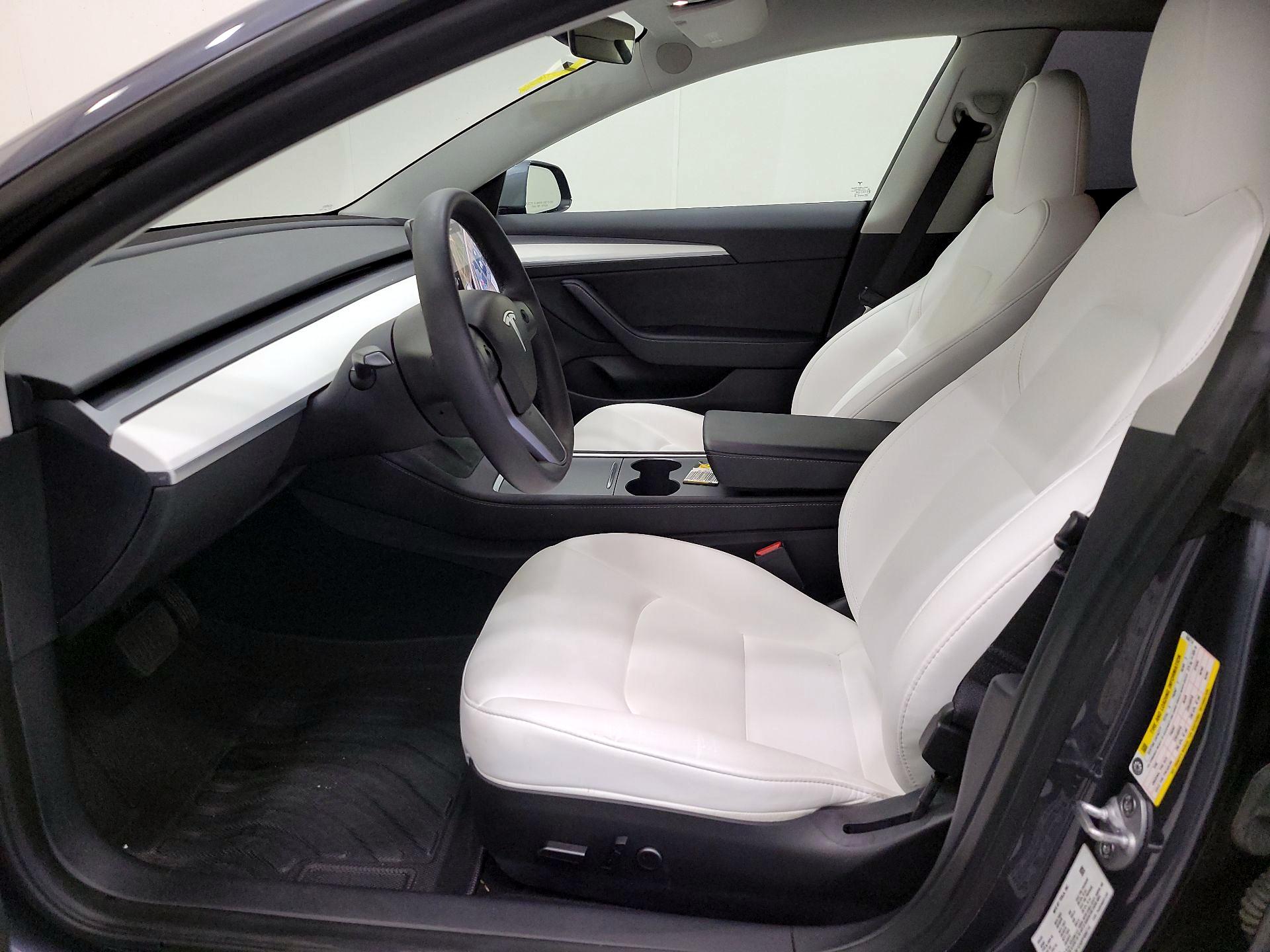 Thumbnail: 2023 Tesla Model 3 - 11