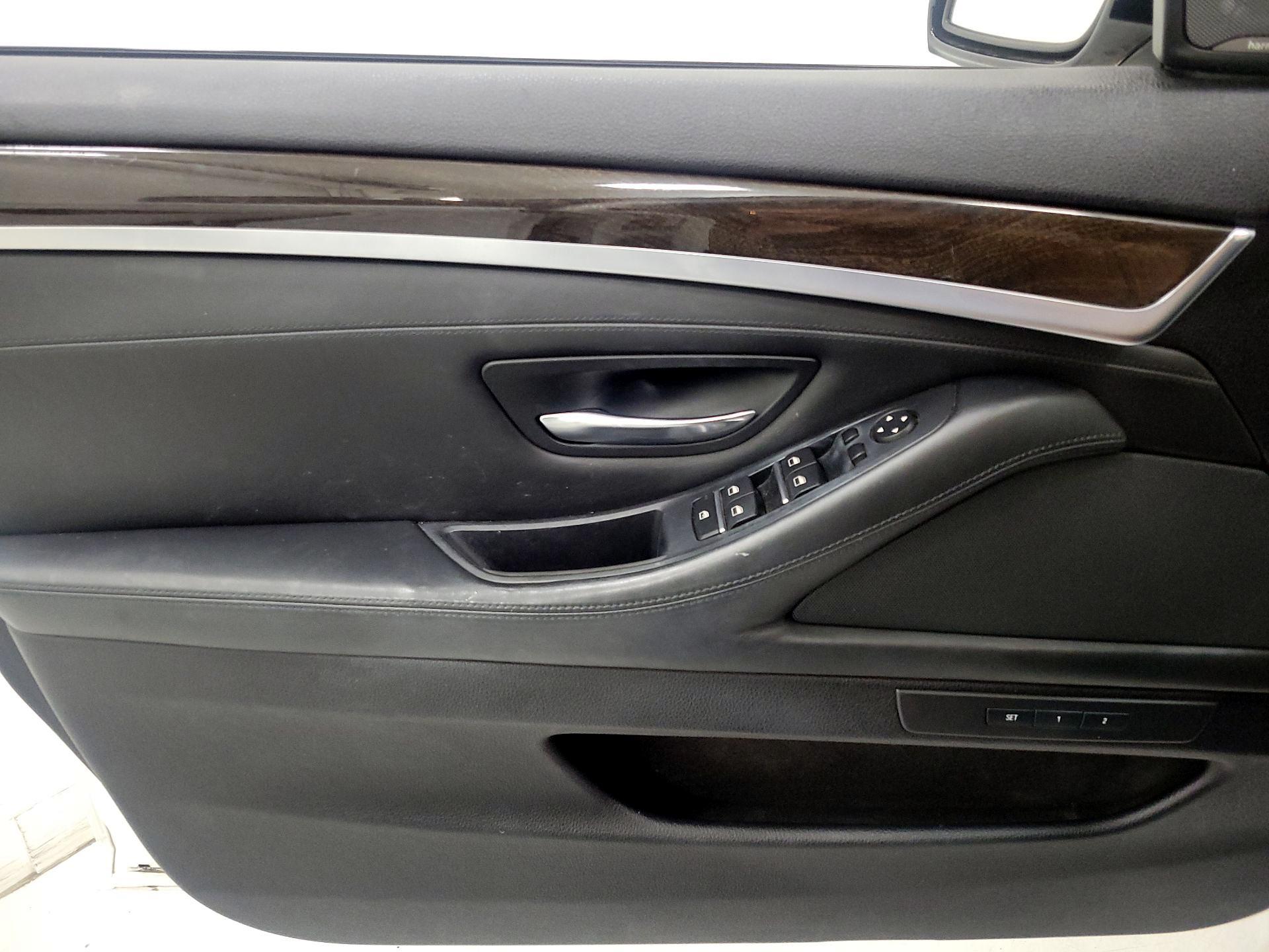 Thumbnail: 2015 BMW 5 Series - 12