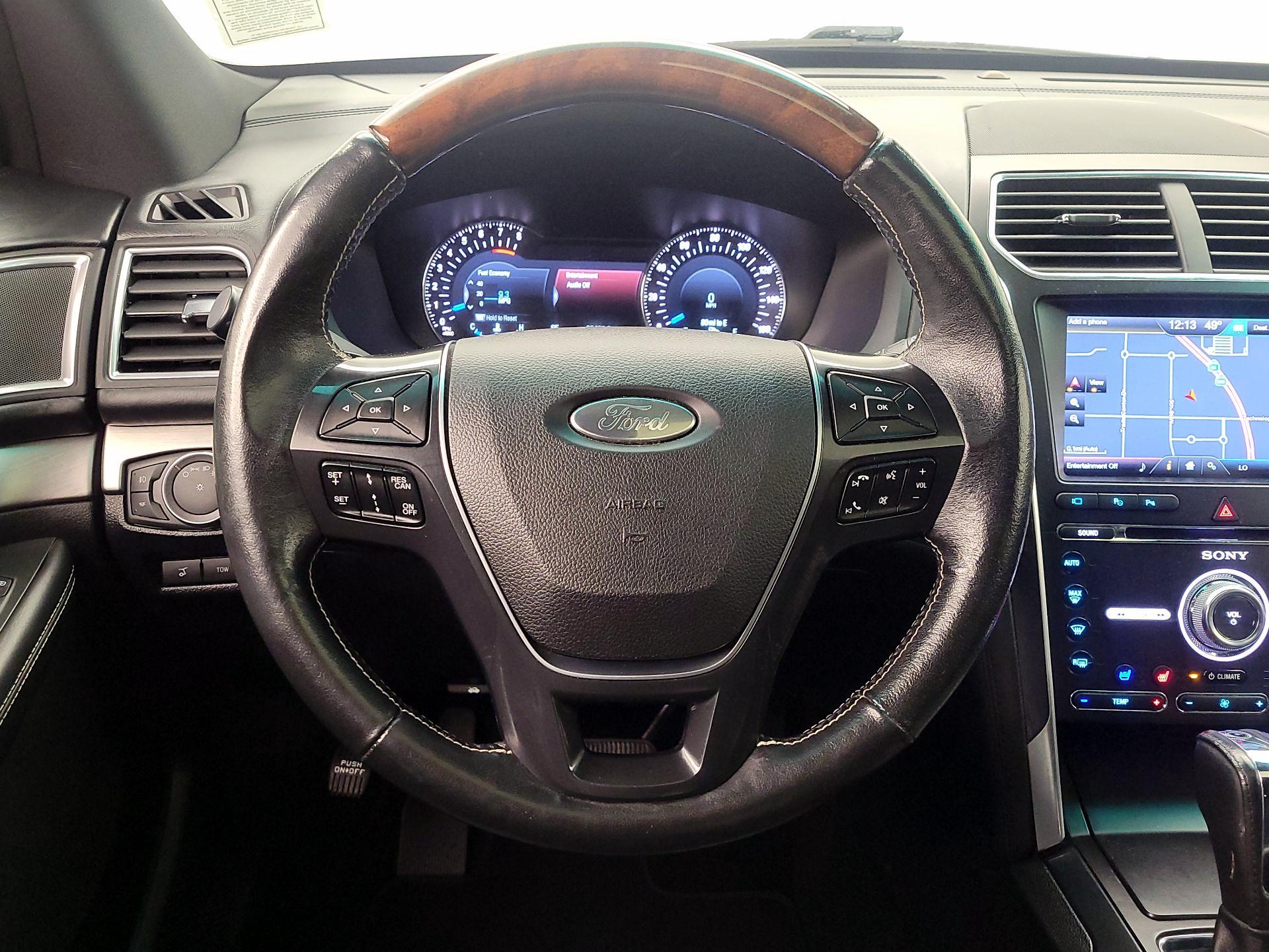 Thumbnail: 2016 Ford Explorer - 10