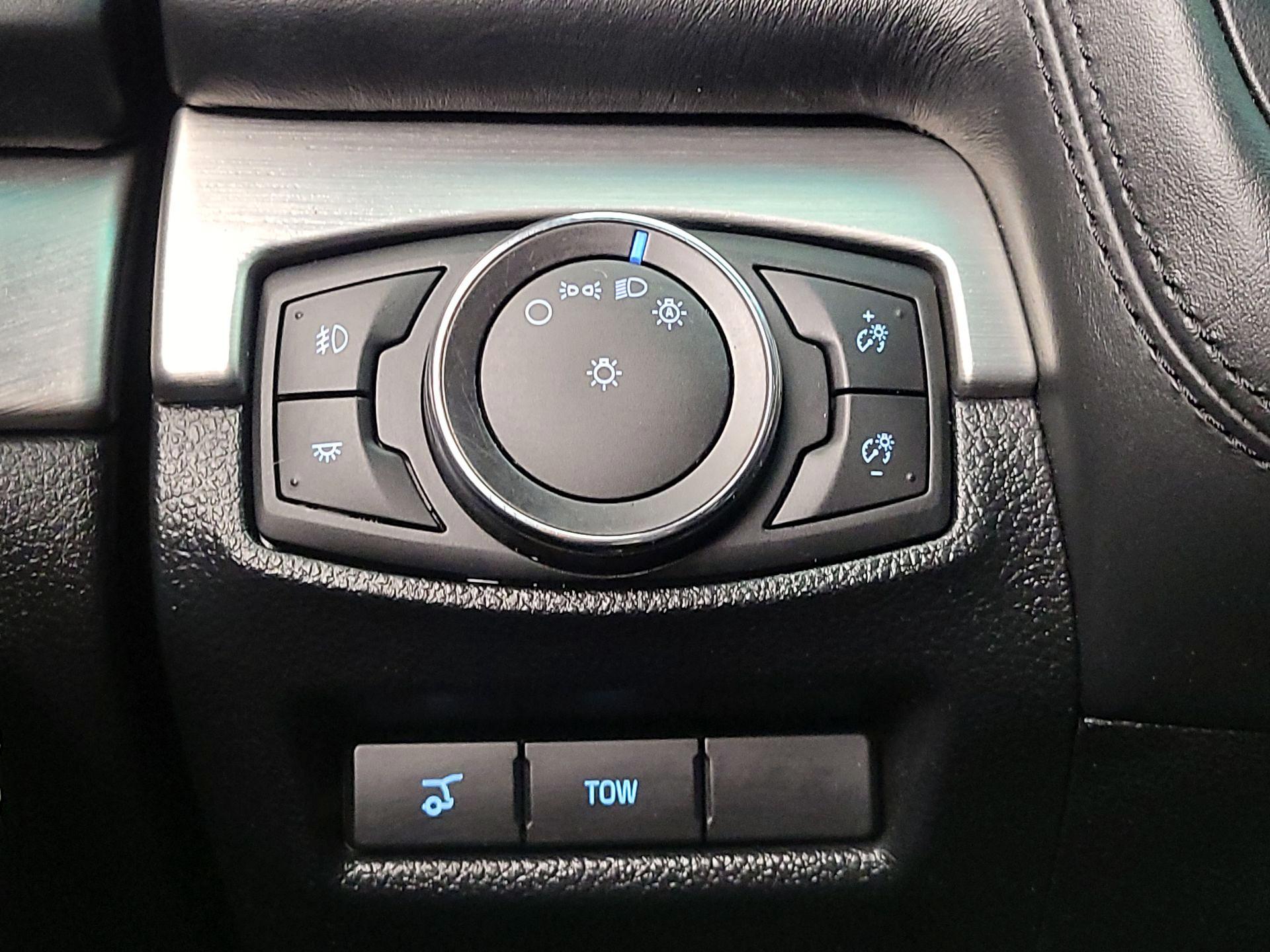 Thumbnail: 2016 Ford Explorer - 13