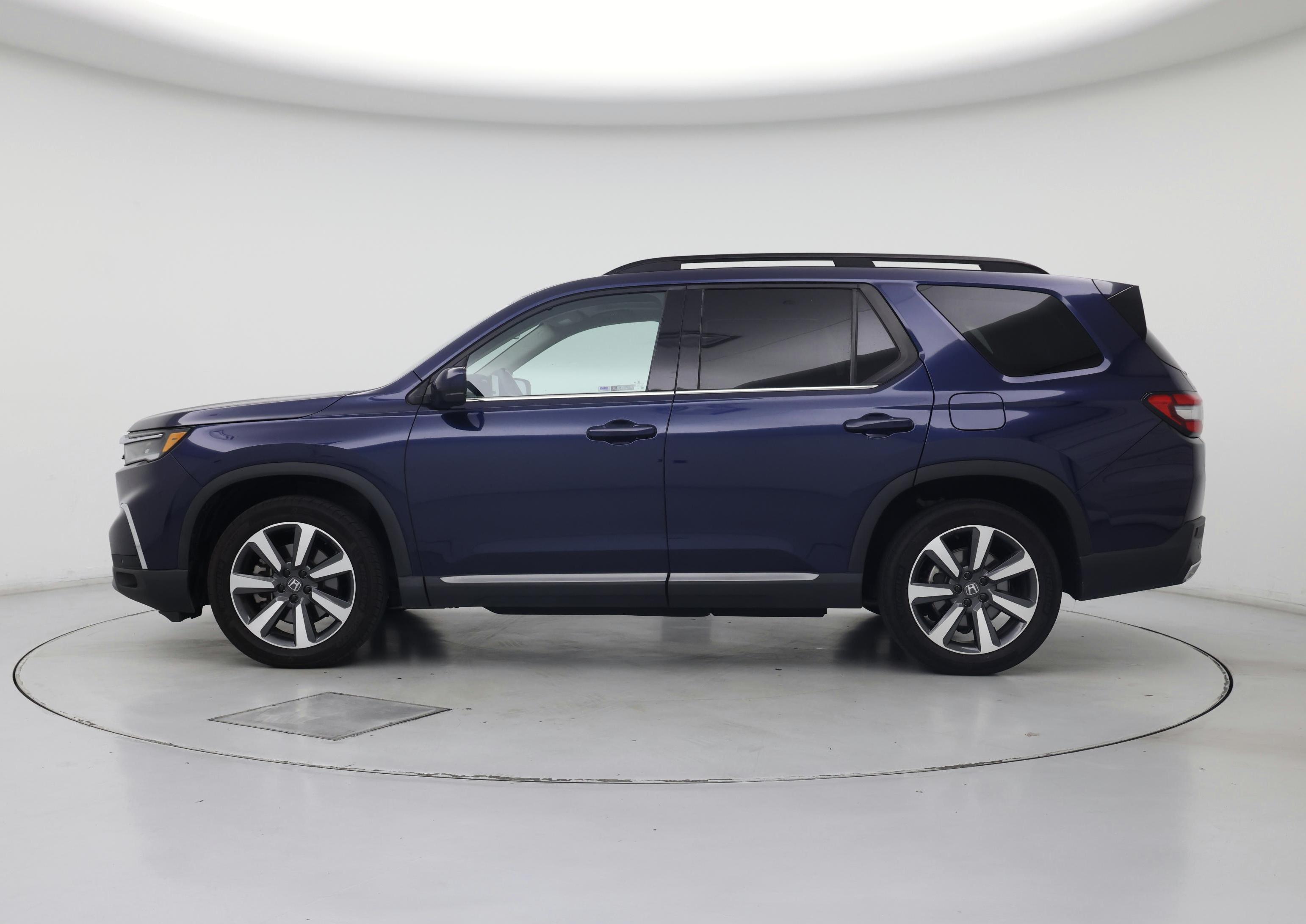 Thumbnail: 2023 Honda Pilot - 3