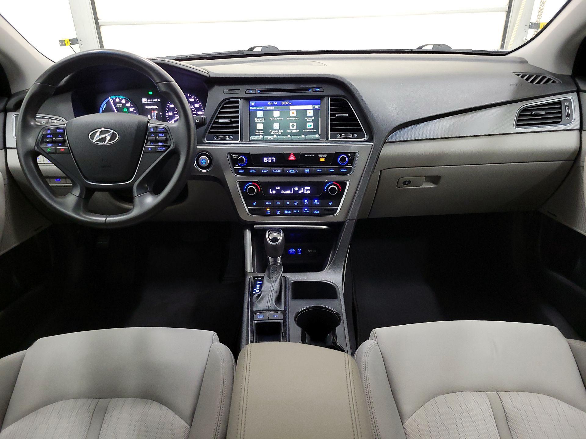 Thumbnail: 2016 Hyundai Sonata - 9