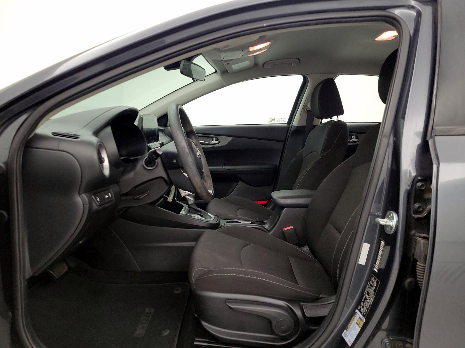 Thumbnail: 2021 Kia Forte - 11