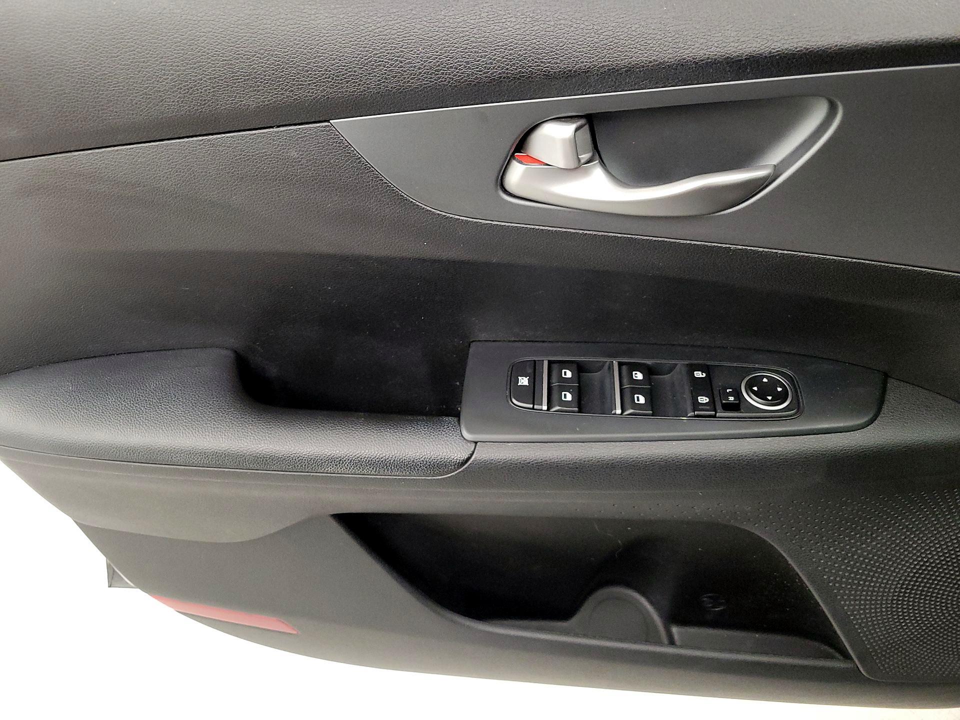 Thumbnail: 2021 Kia Forte - 12