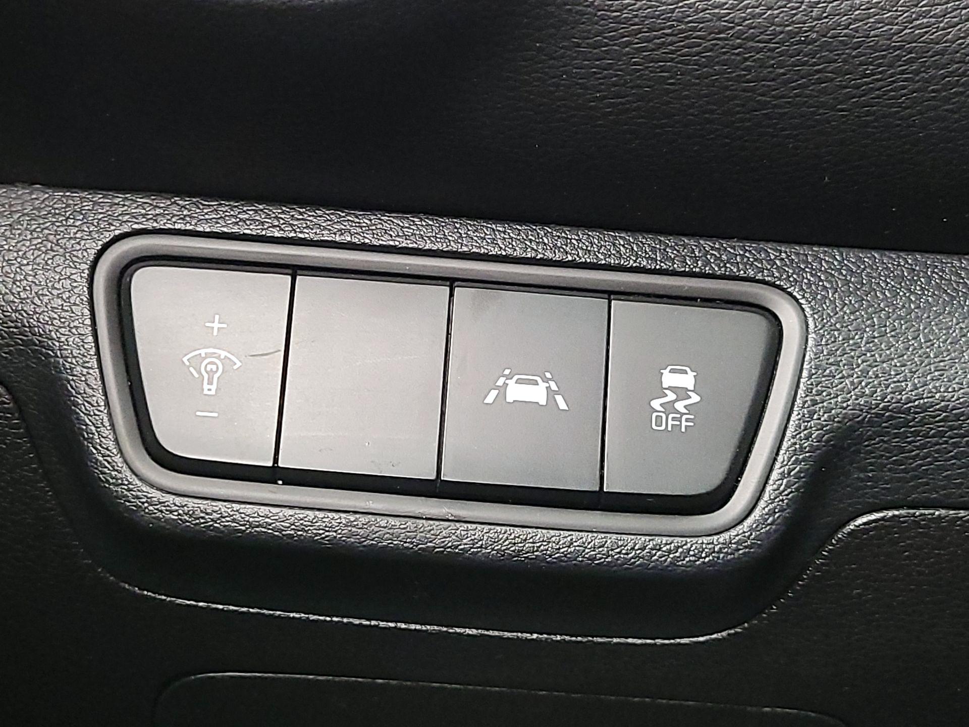 Thumbnail: 2021 Kia Forte - 13