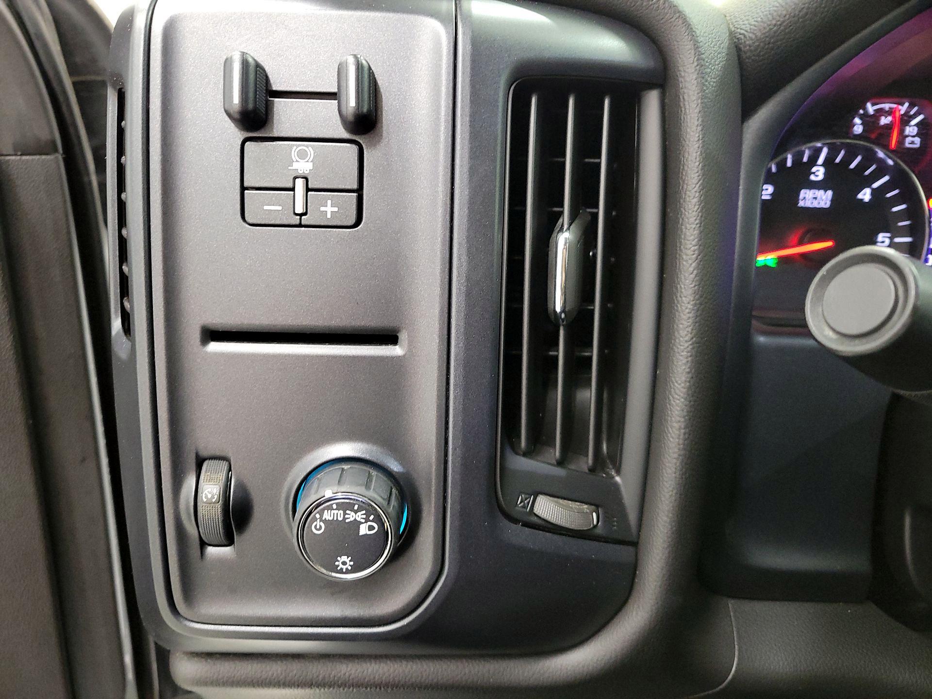 Thumbnail: 2017 Chevrolet Silverado 1500 - 13