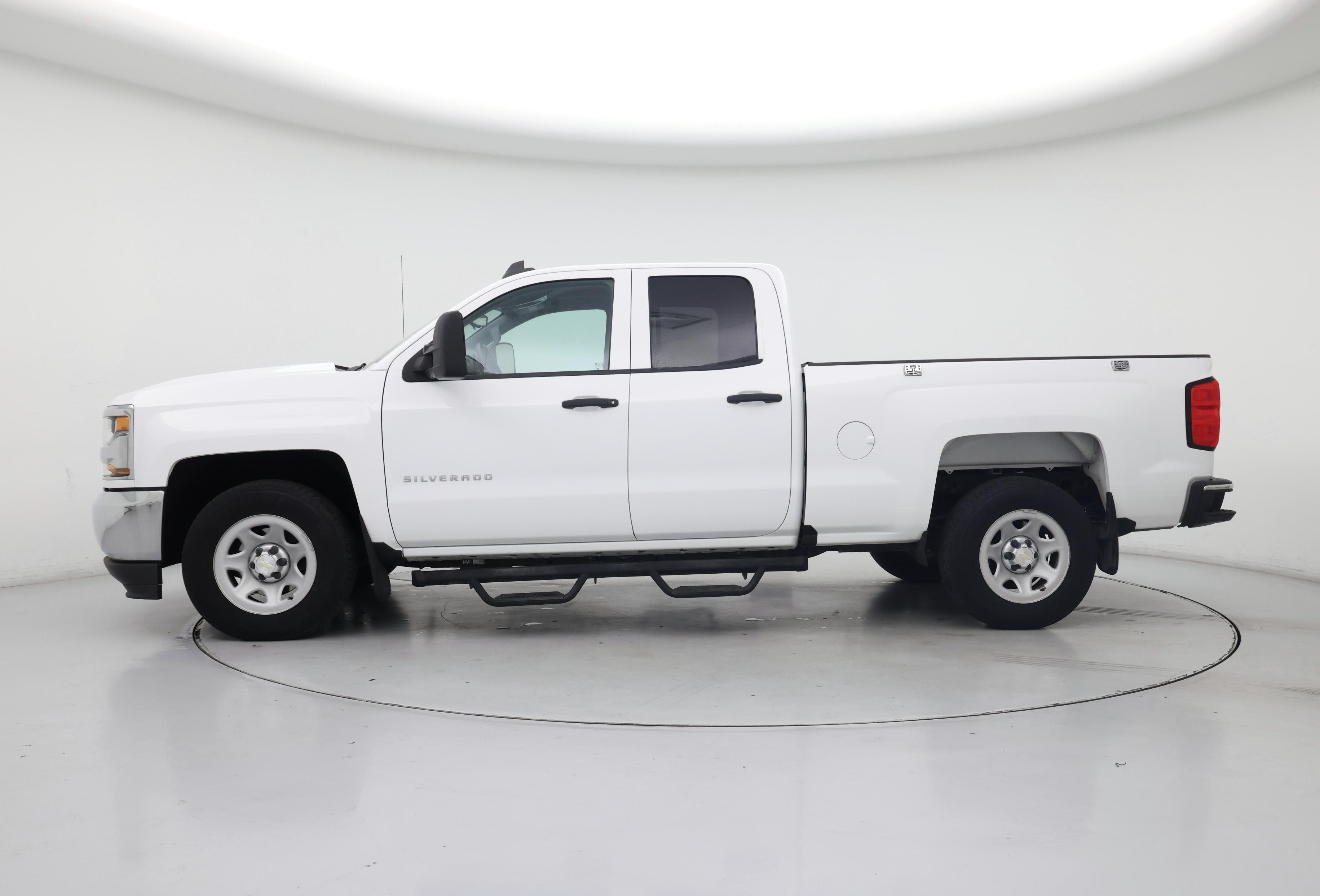 Thumbnail: 2017 Chevrolet Silverado 1500 - 3
