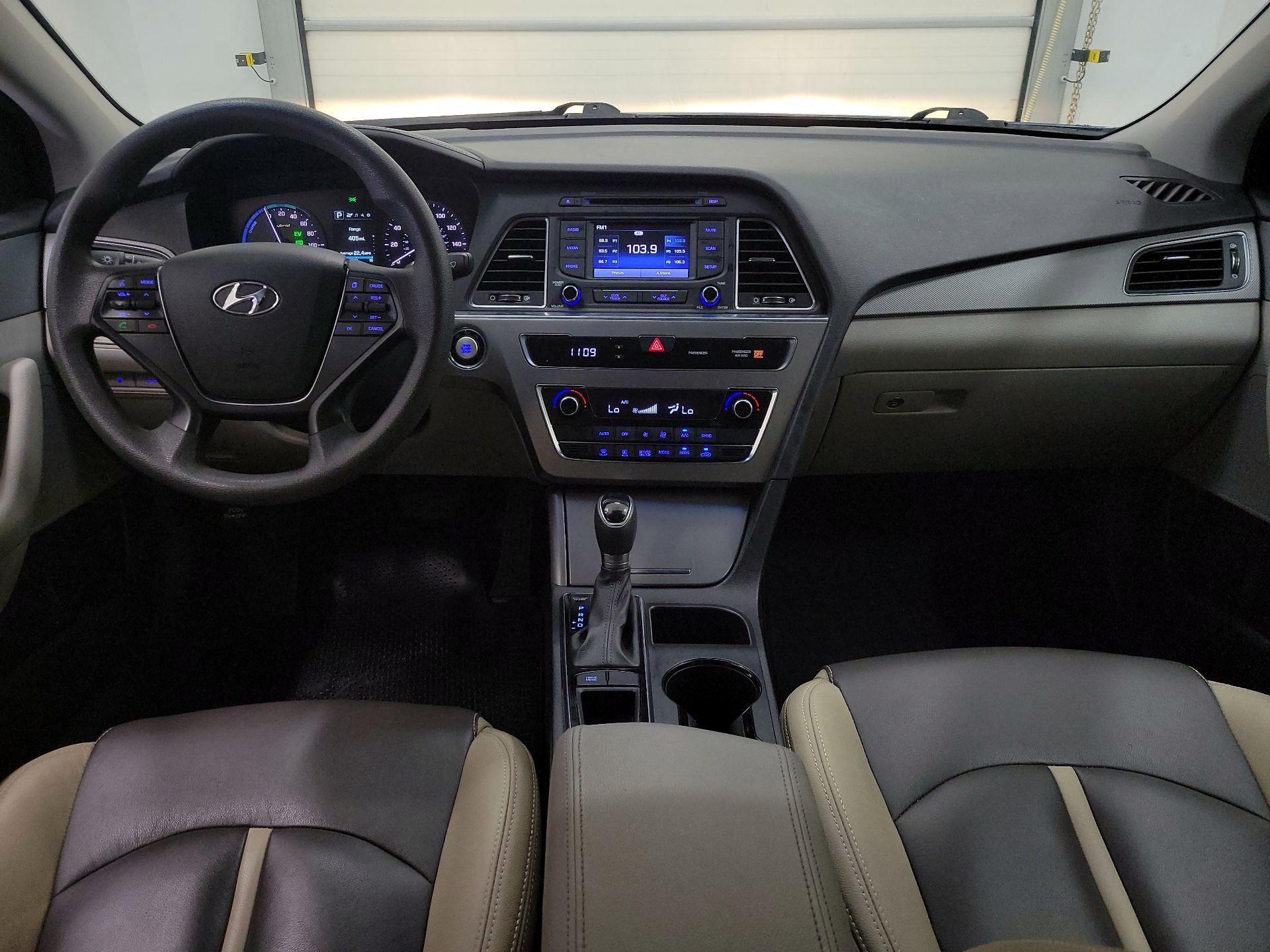 Thumbnail: 2016 Hyundai Sonata - 9