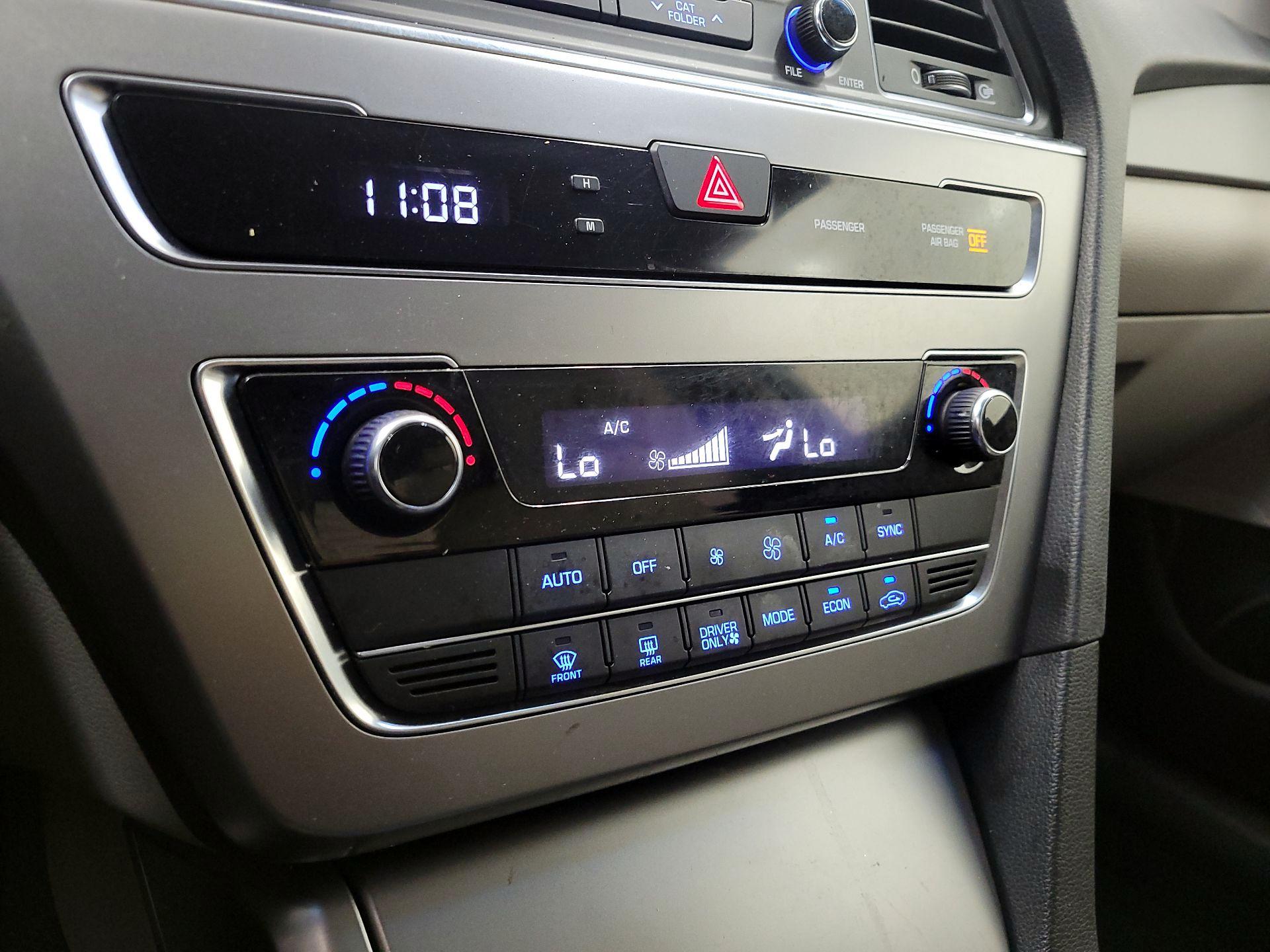 Thumbnail: 2016 Hyundai Sonata - 16