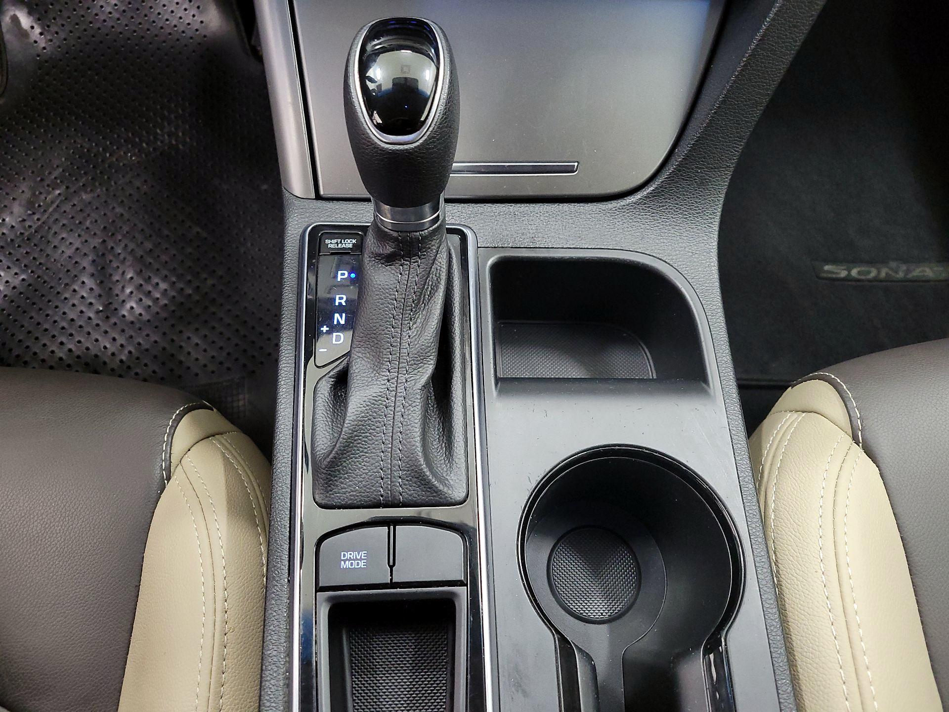 Thumbnail: 2016 Hyundai Sonata - 17