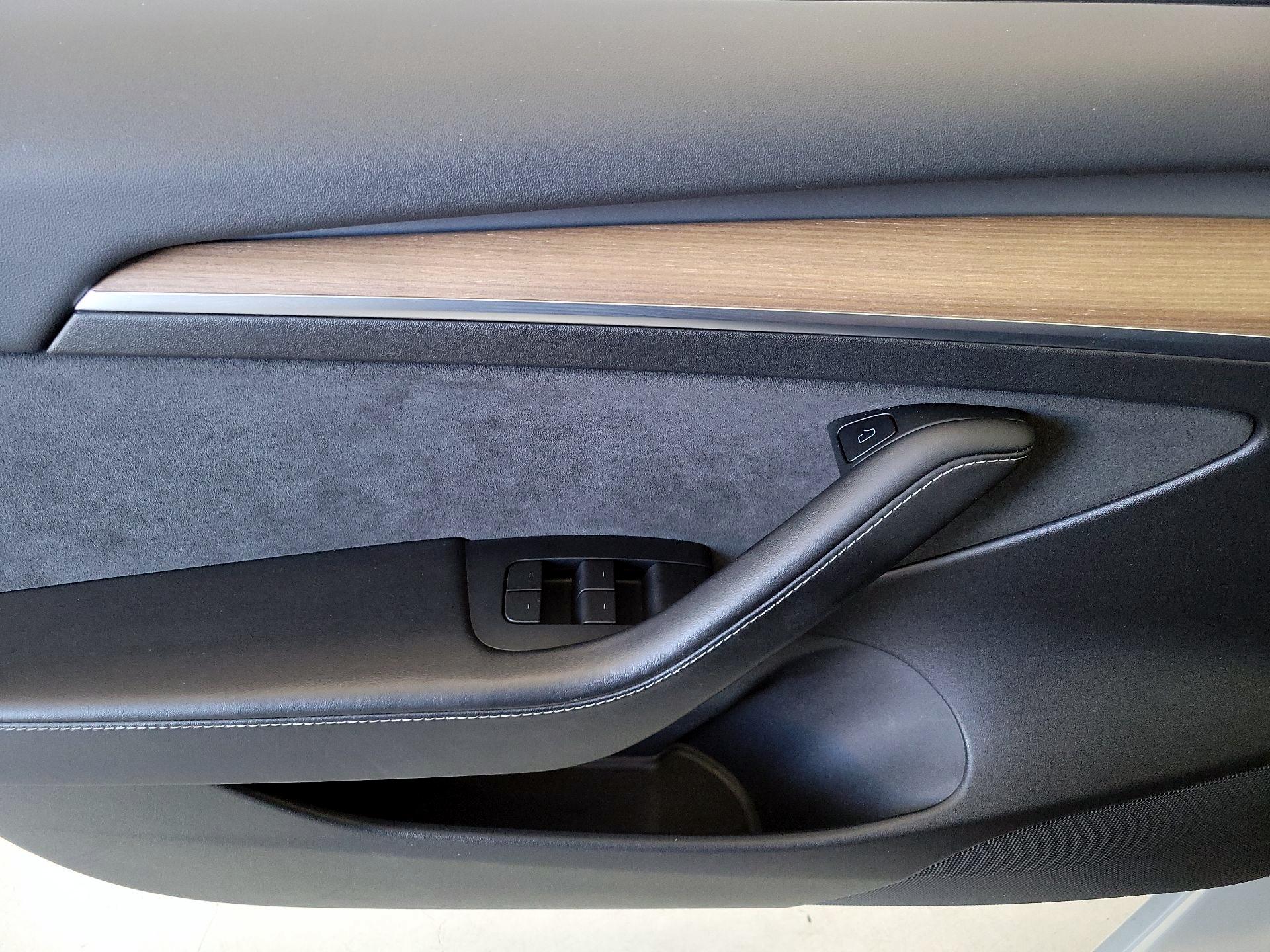 Thumbnail: 2021 Tesla Model 3 - 12