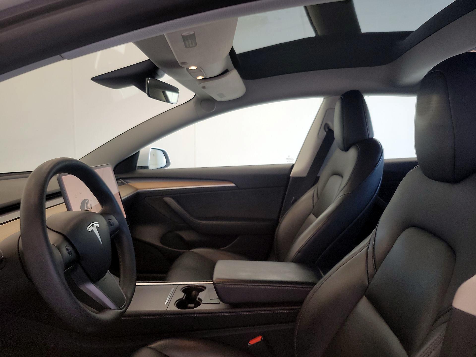 Thumbnail: 2021 Tesla Model 3 - 19