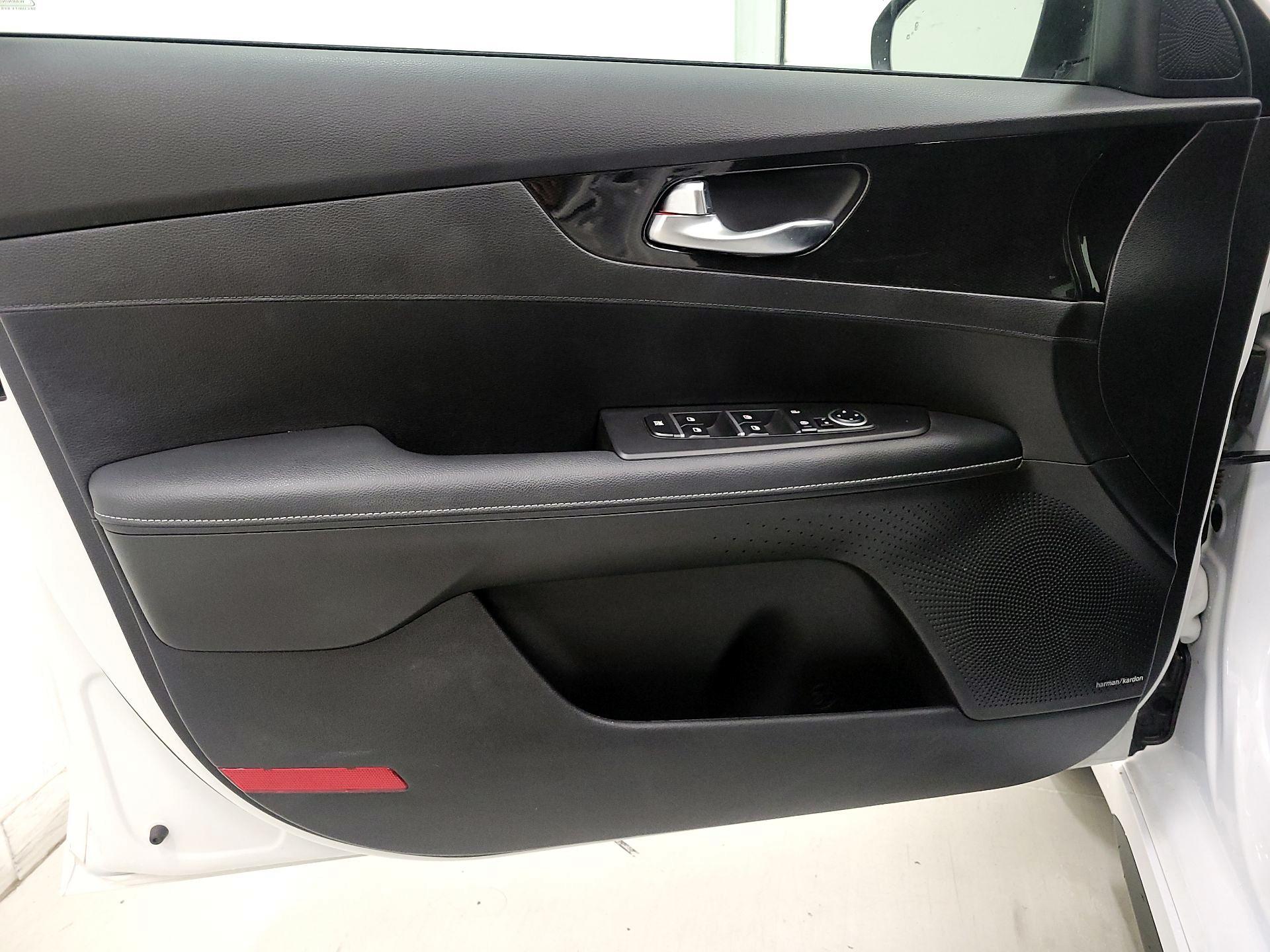 Thumbnail: 2023 Kia Forte - 12
