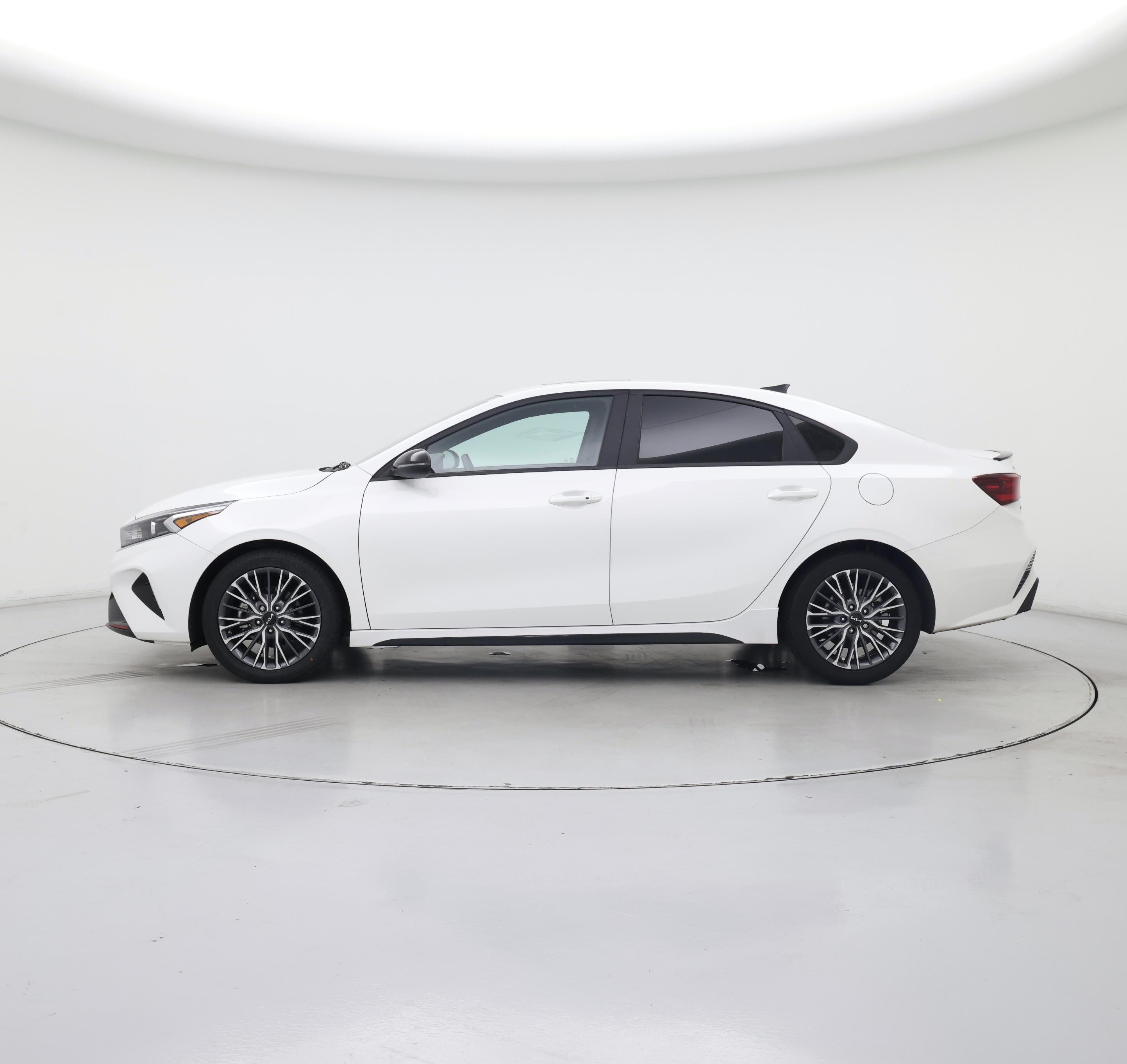 Thumbnail: 2023 Kia Forte - 3