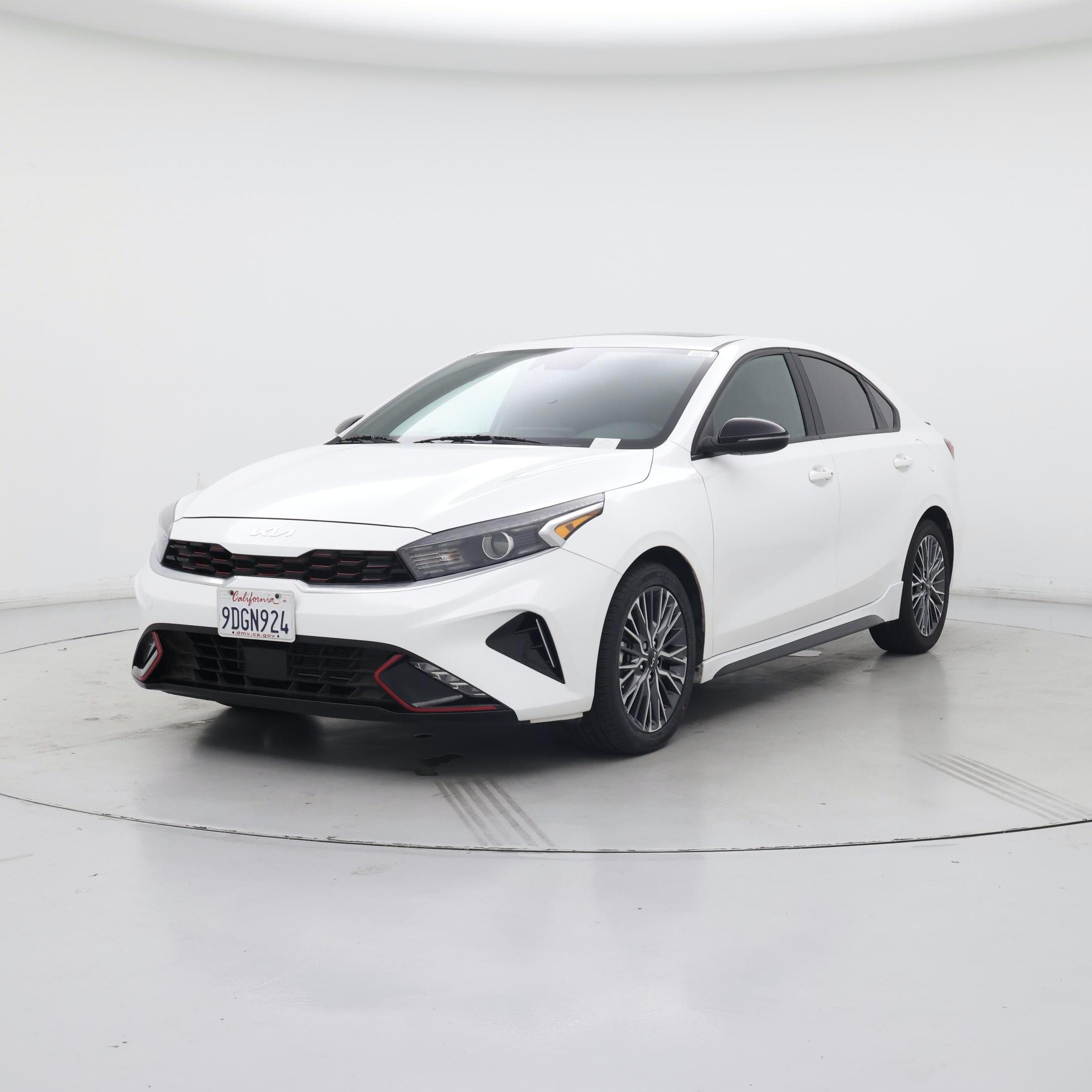Thumbnail: 2023 Kia Forte - 4