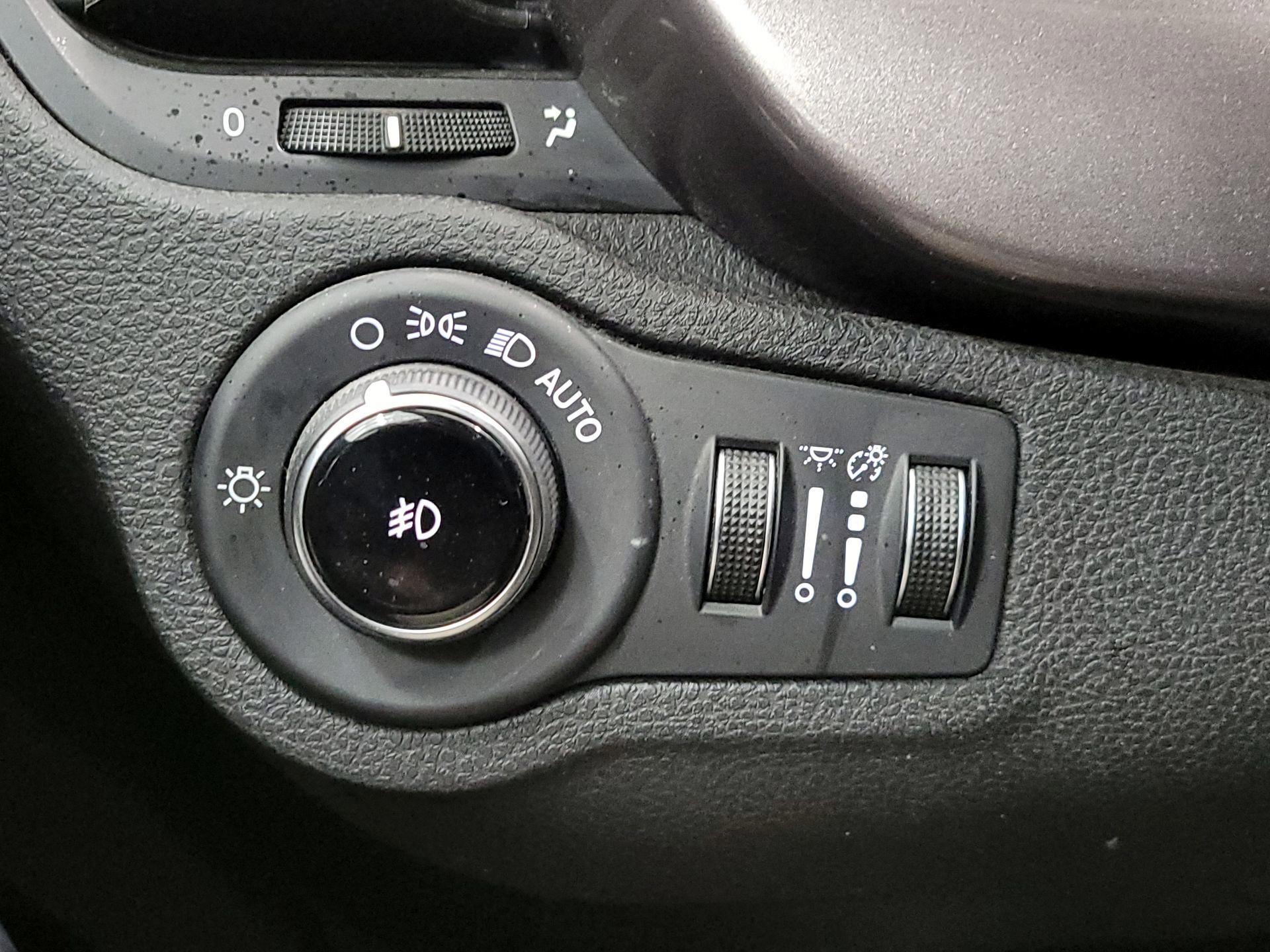 Thumbnail: 2016 Fiat 500X - 13