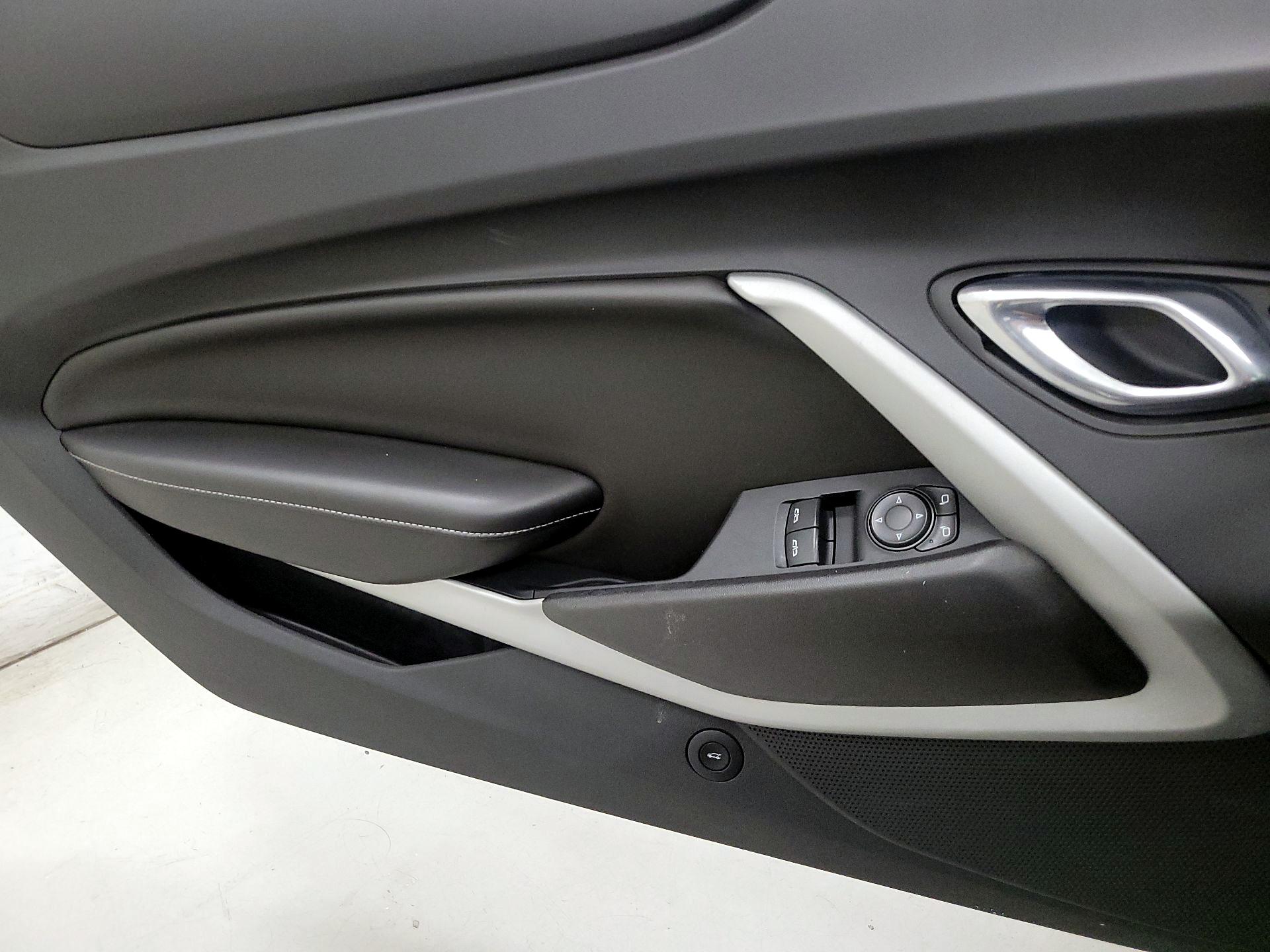 Thumbnail: 2018 Chevrolet Camaro - 12