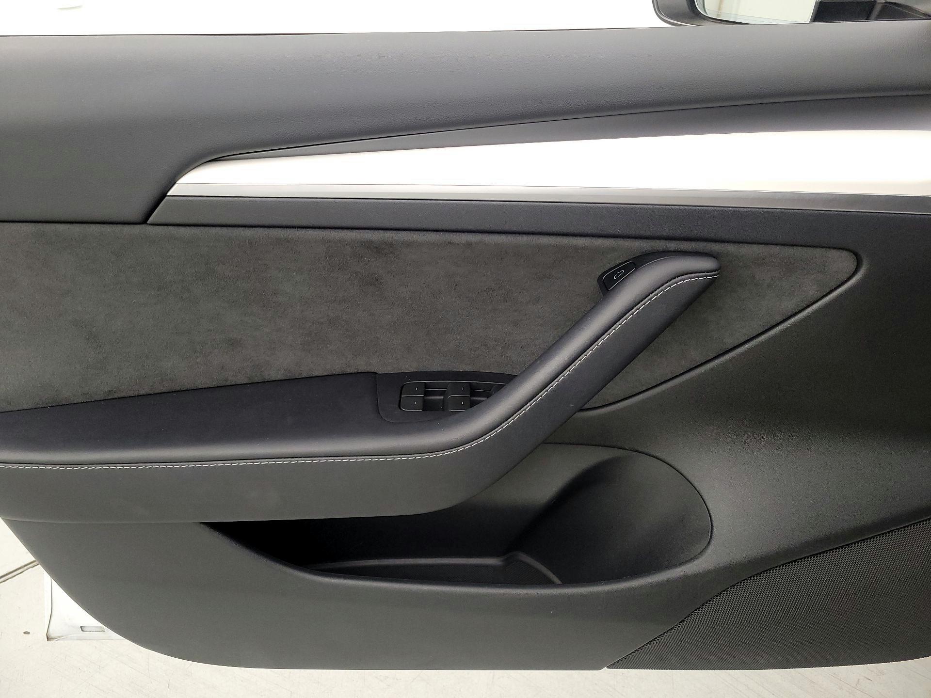 Thumbnail: 2023 Tesla Model 3 - 12