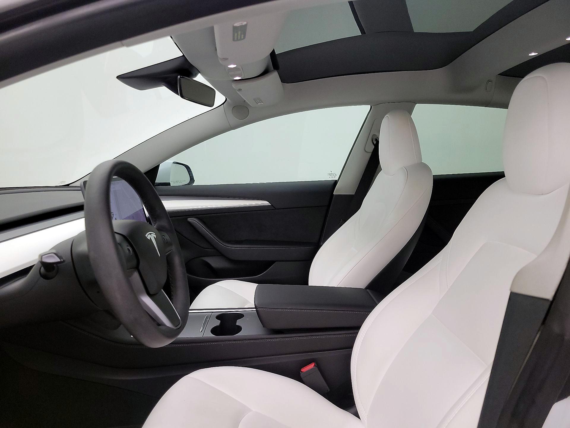 Thumbnail: 2023 Tesla Model 3 - 19