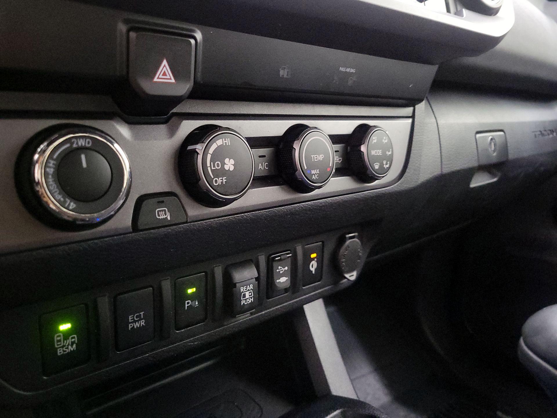 Thumbnail: 2019 Toyota Tacoma - 17