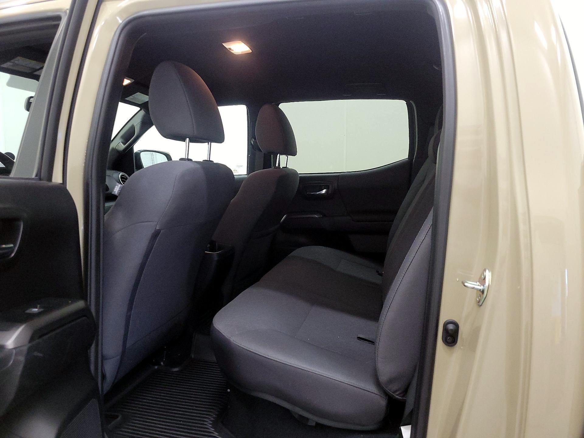 Thumbnail: 2019 Toyota Tacoma - 20