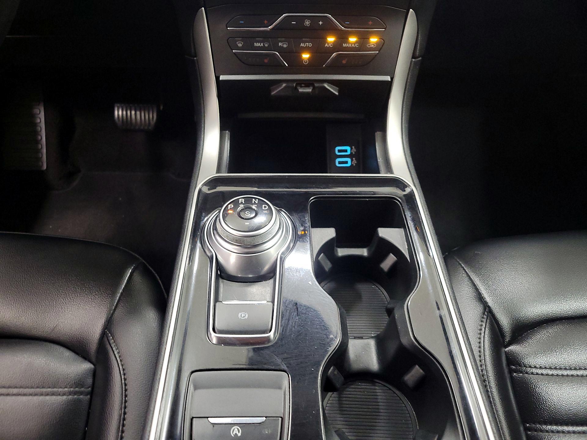 Thumbnail: 2020 Ford Edge - 18