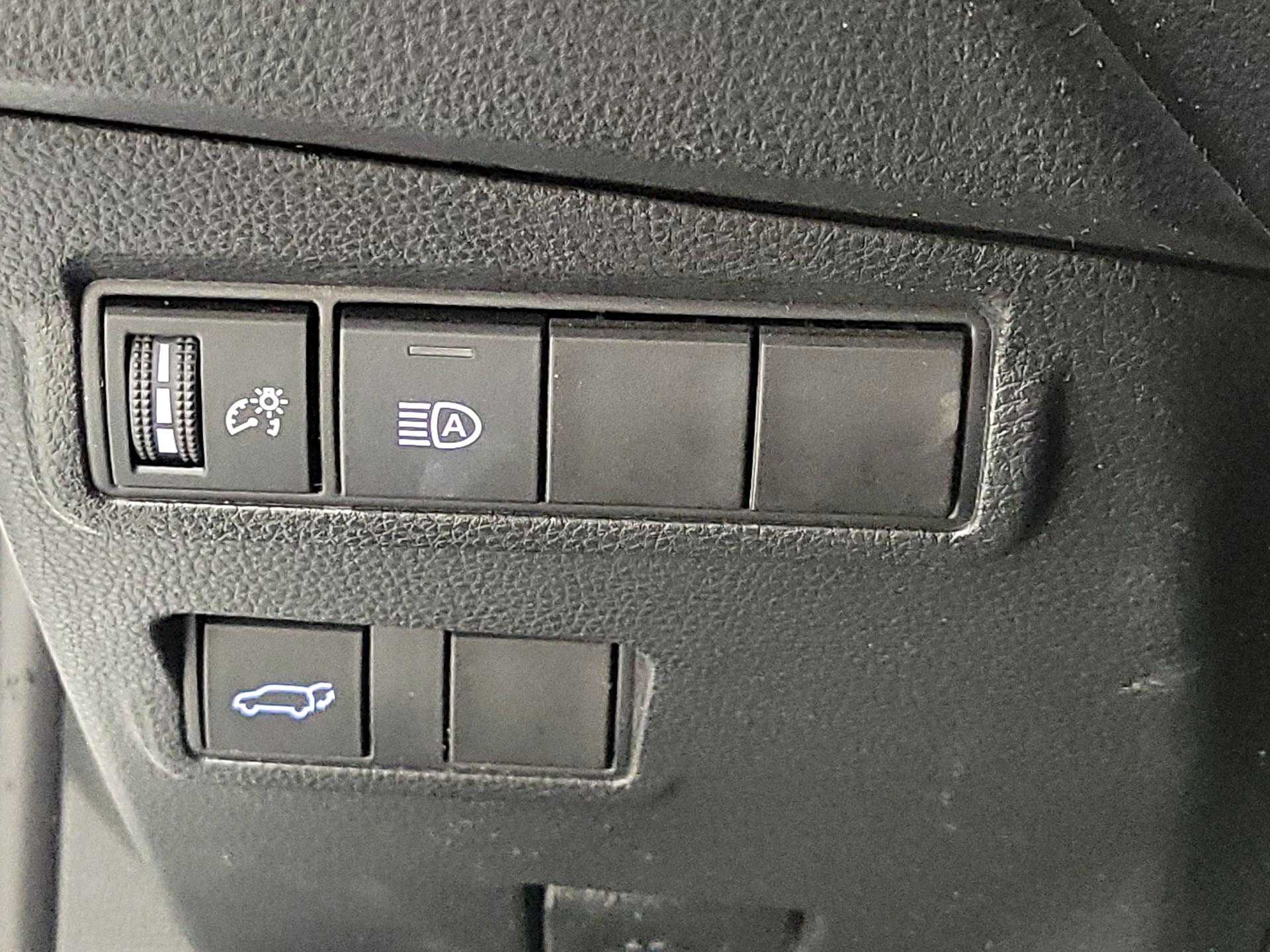 Thumbnail: 2022 Toyota Corolla Cross - 13