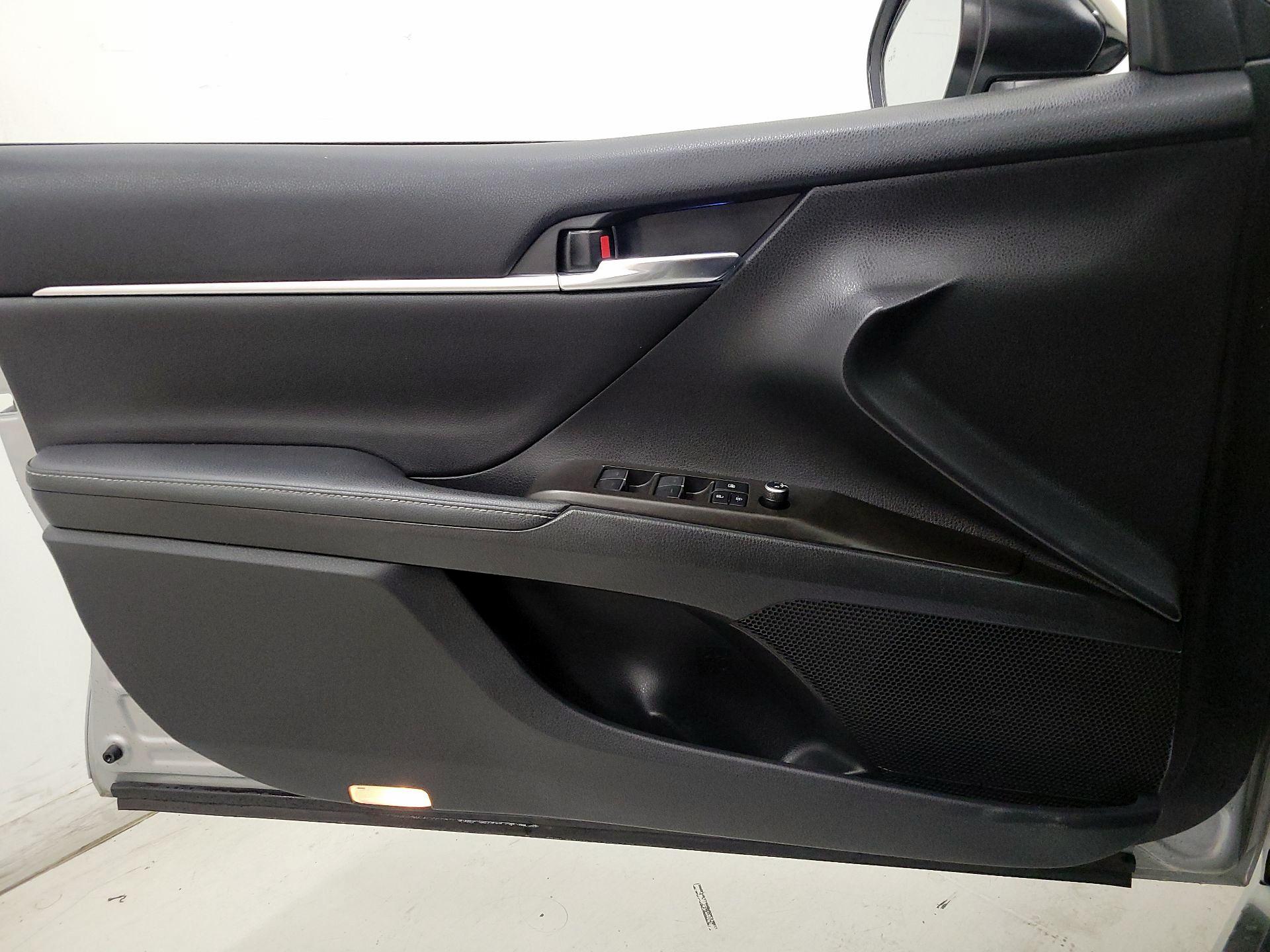 Thumbnail: 2022 Toyota Camry - 12