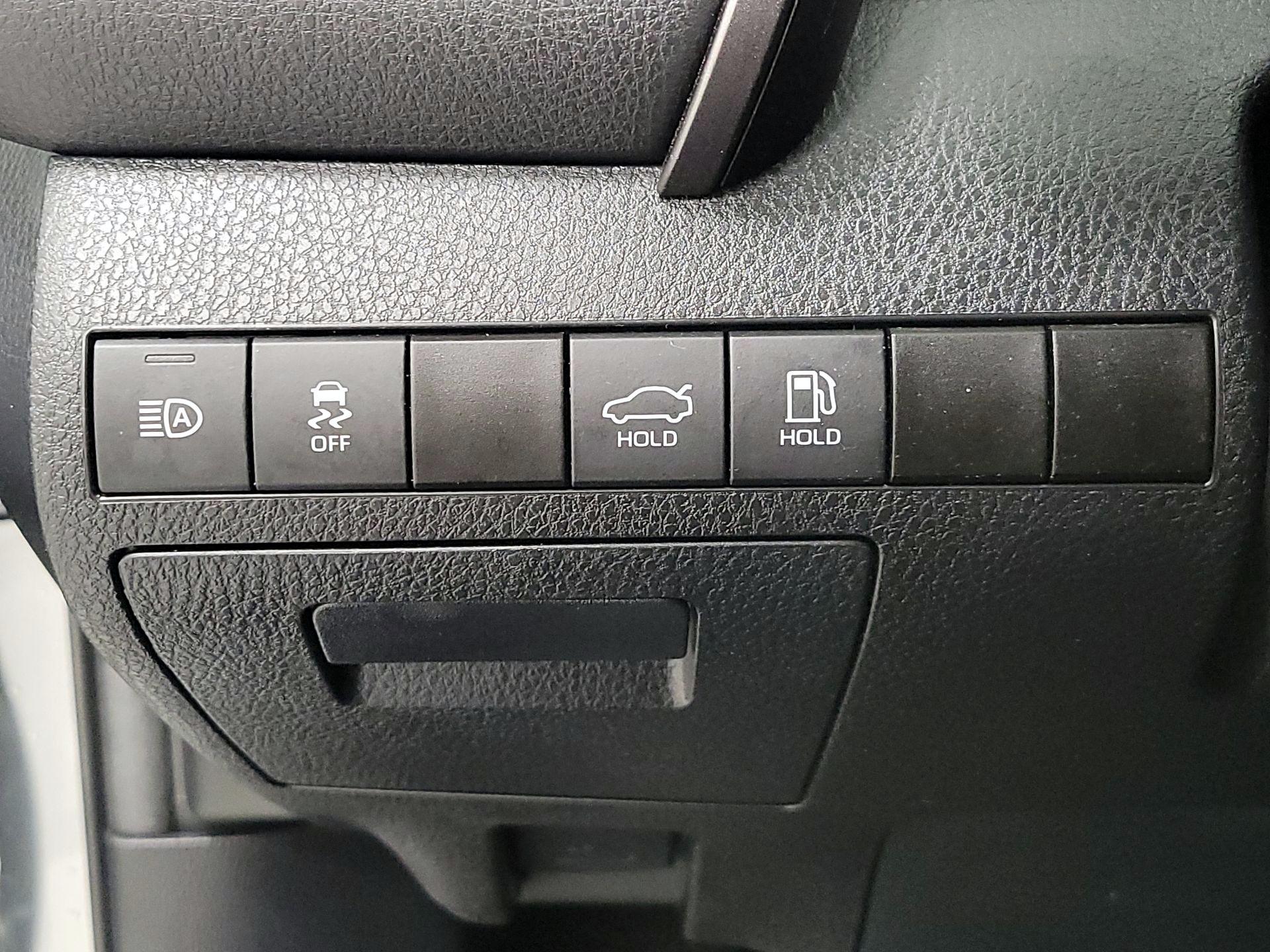 Thumbnail: 2022 Toyota Camry - 13