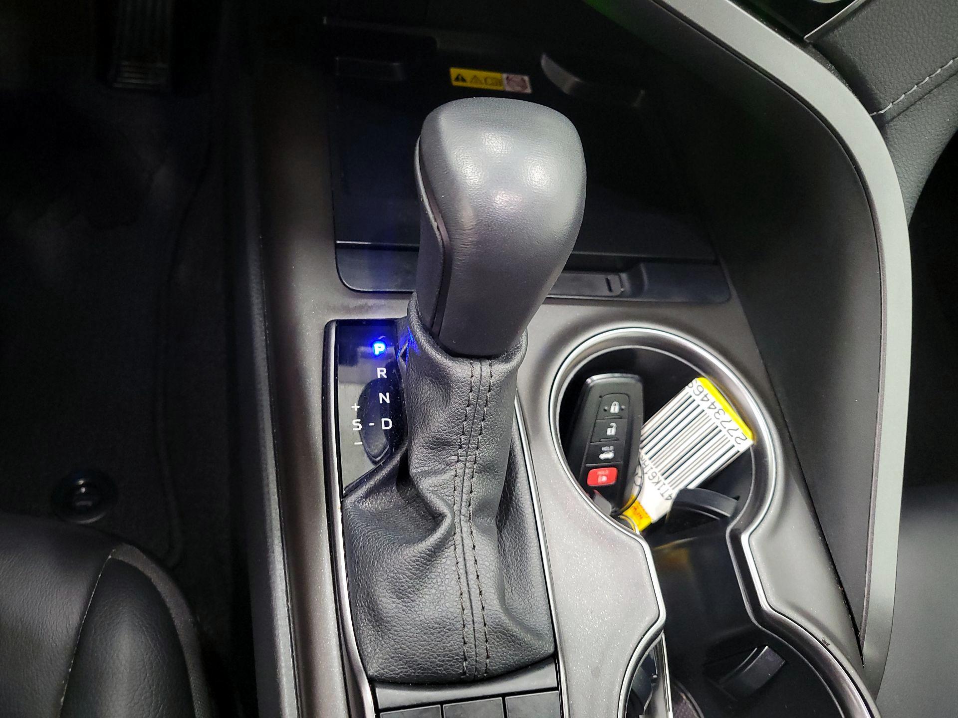 Thumbnail: 2022 Toyota Camry - 17