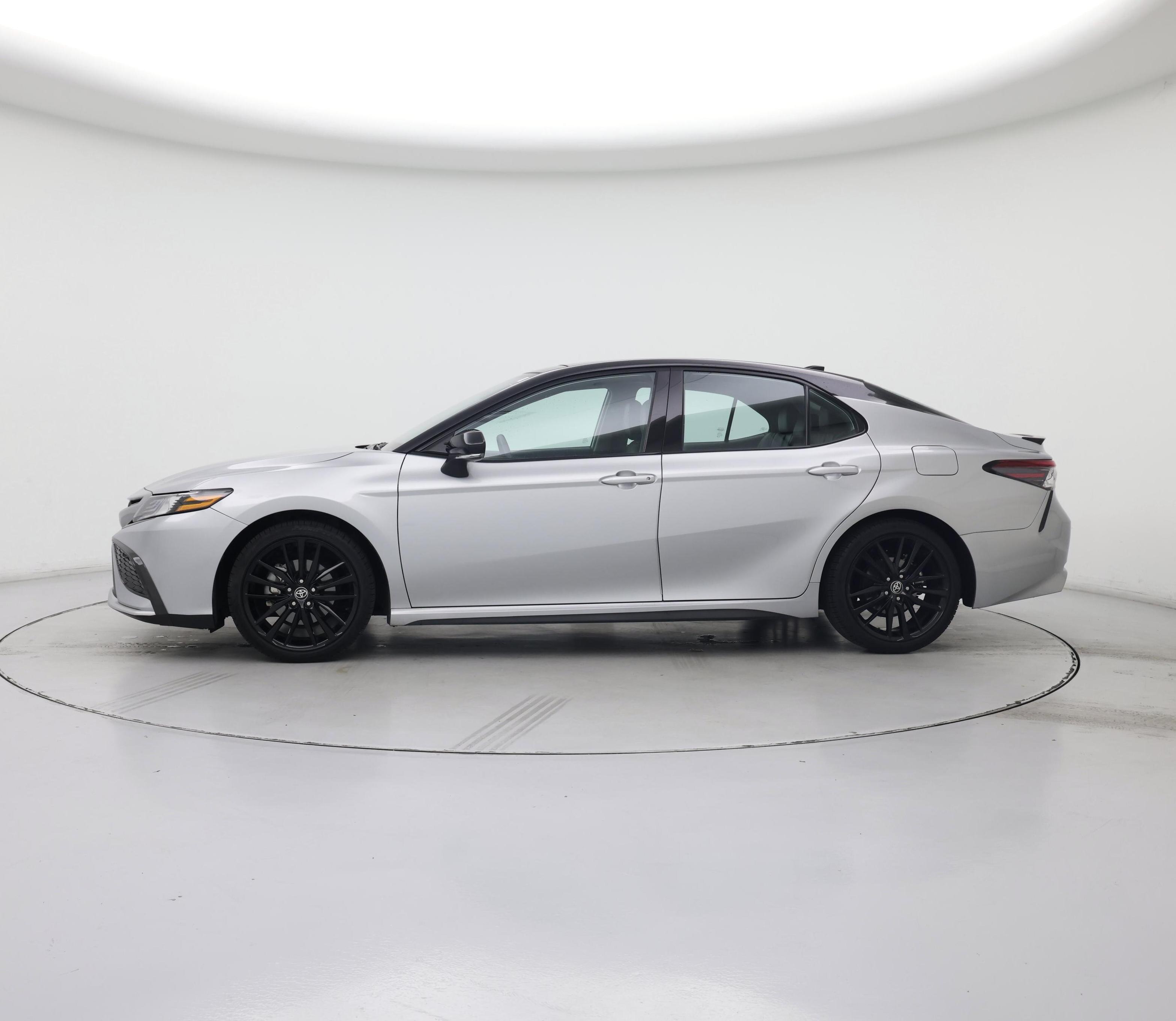 Thumbnail: 2022 Toyota Camry - 3